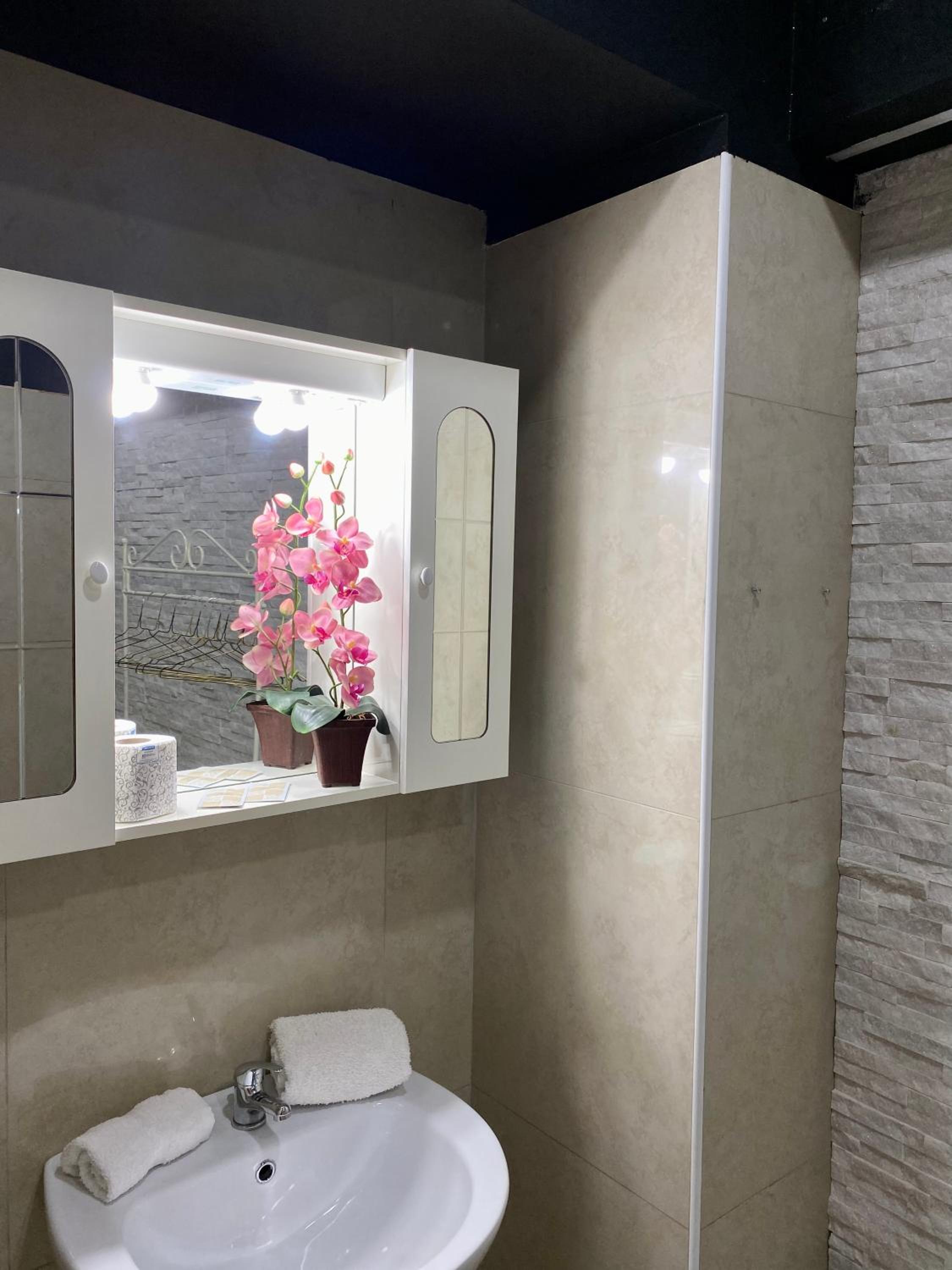 Deluxe Suite with Spa Bath photo 3