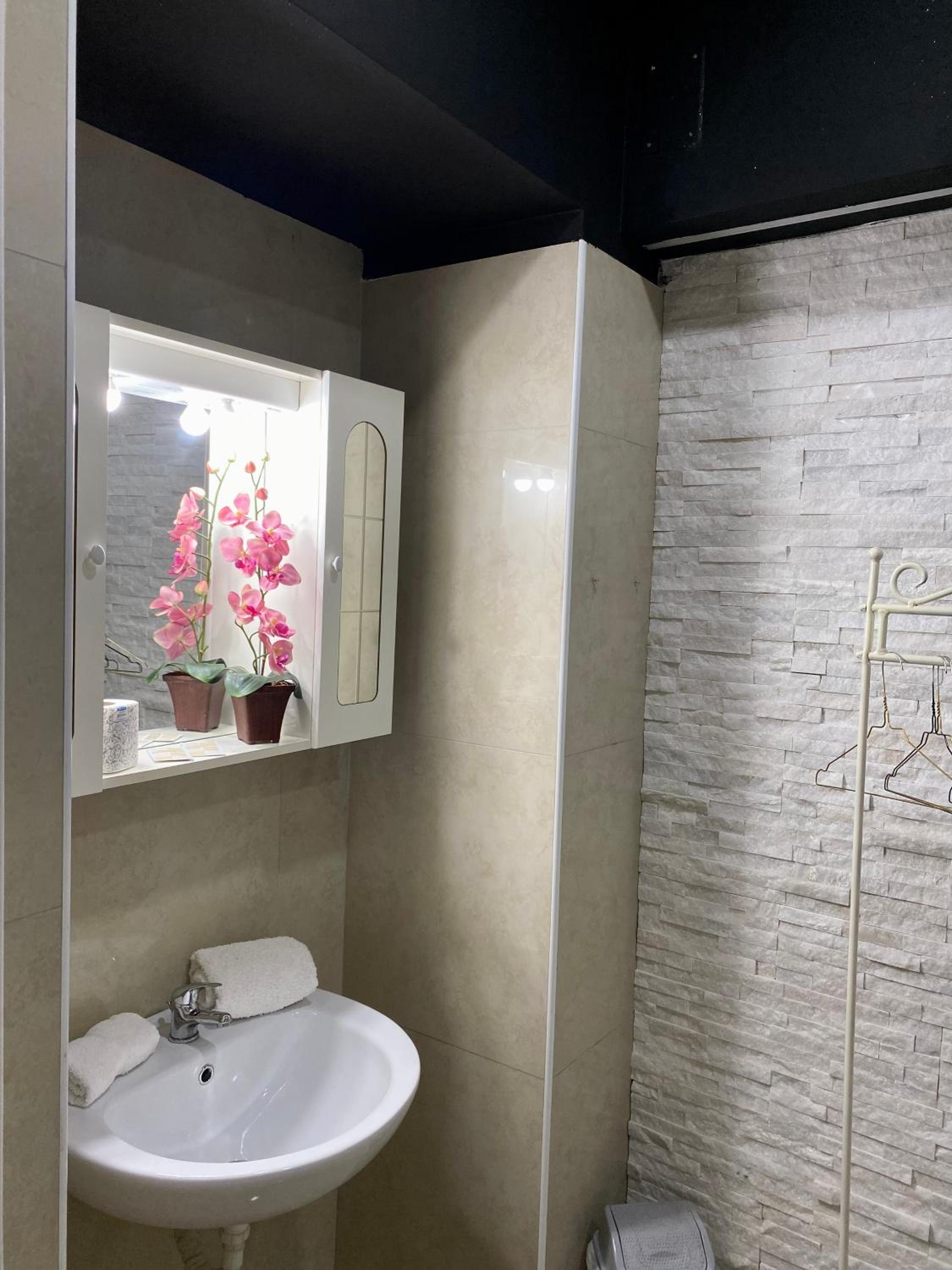 Deluxe Suite with Spa Bath photo 2