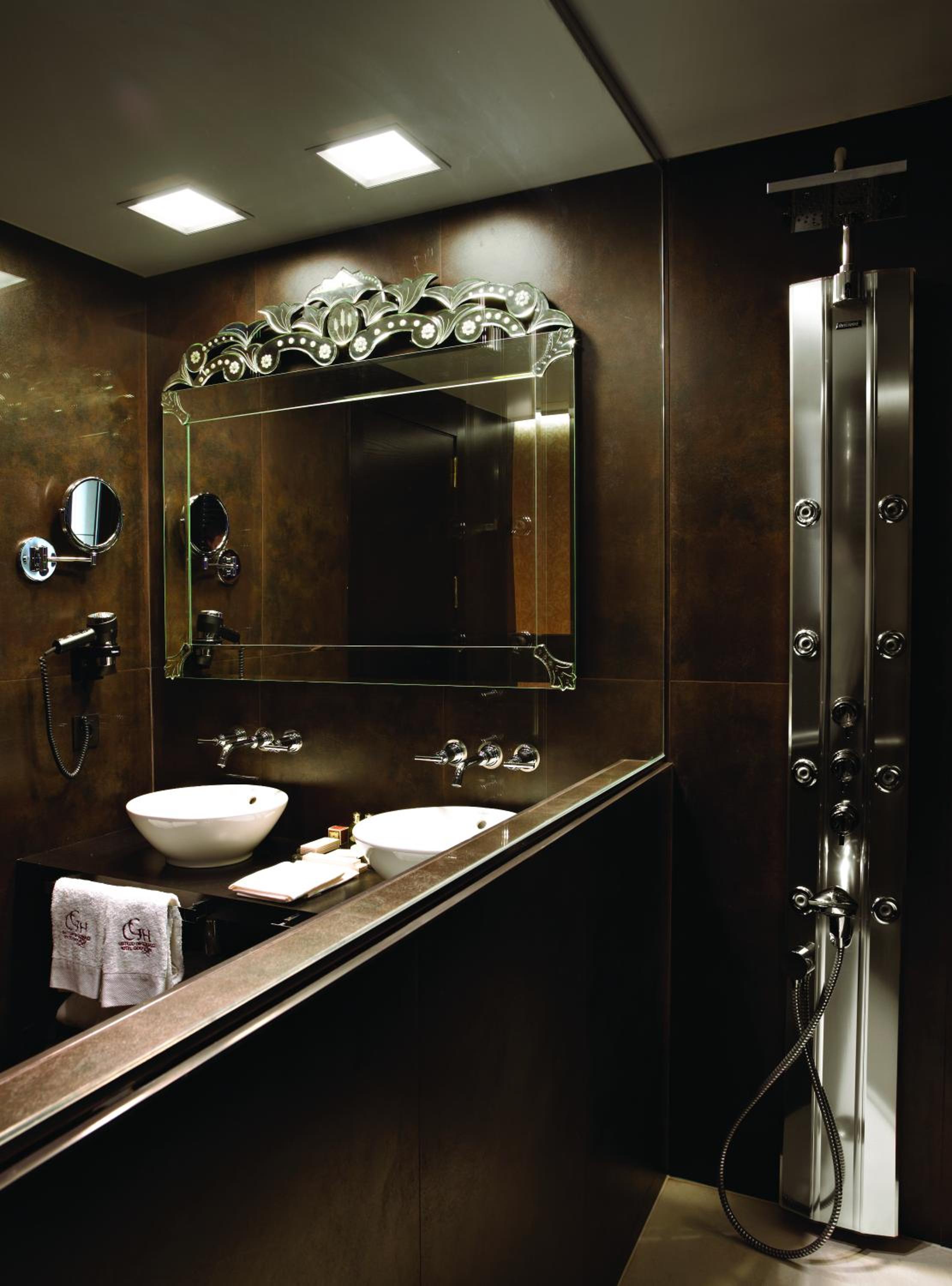 Deluxe Double or Twin Room with View - Photo 4