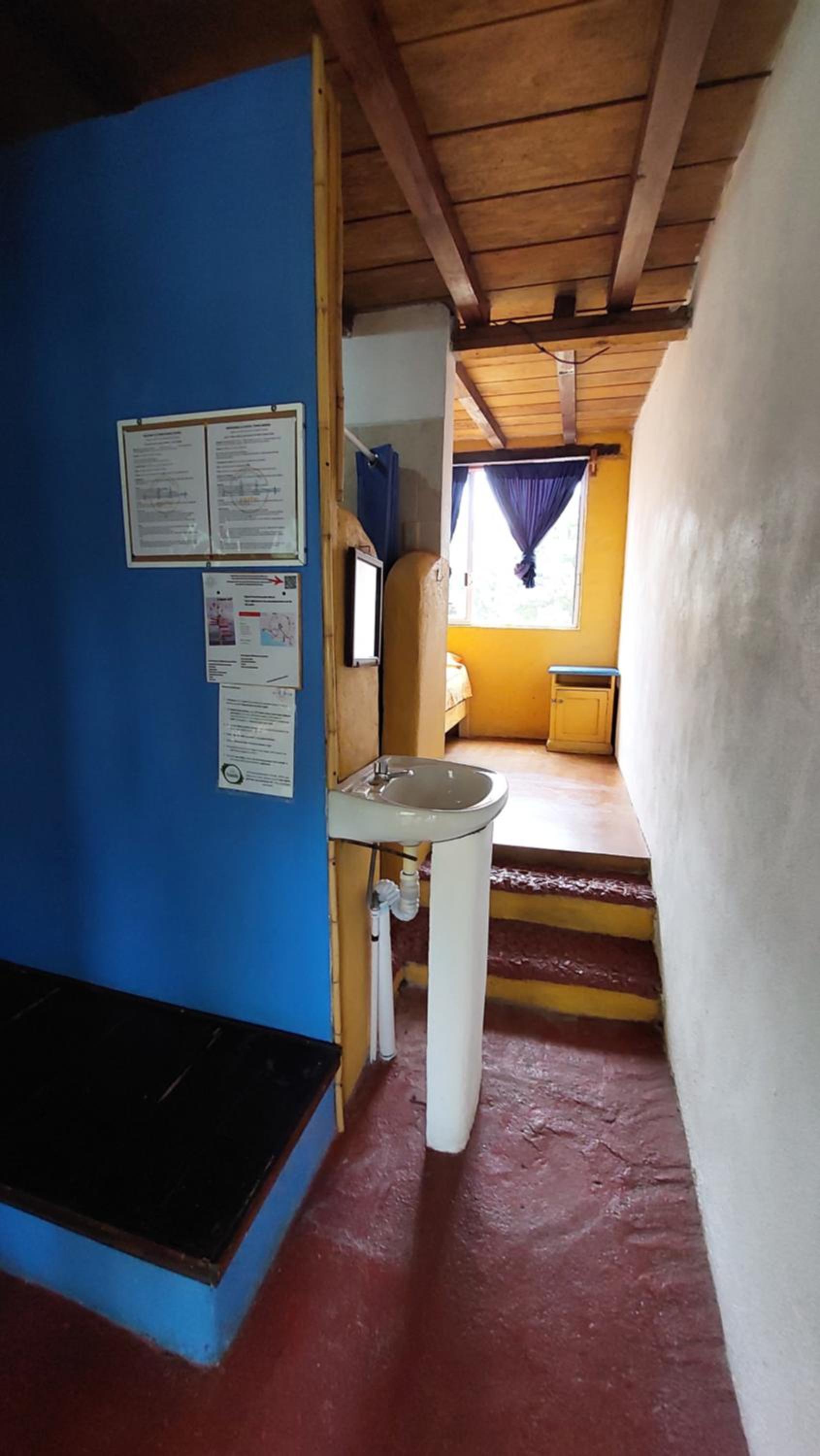 Double Room with Private Bathroom - Photo 5