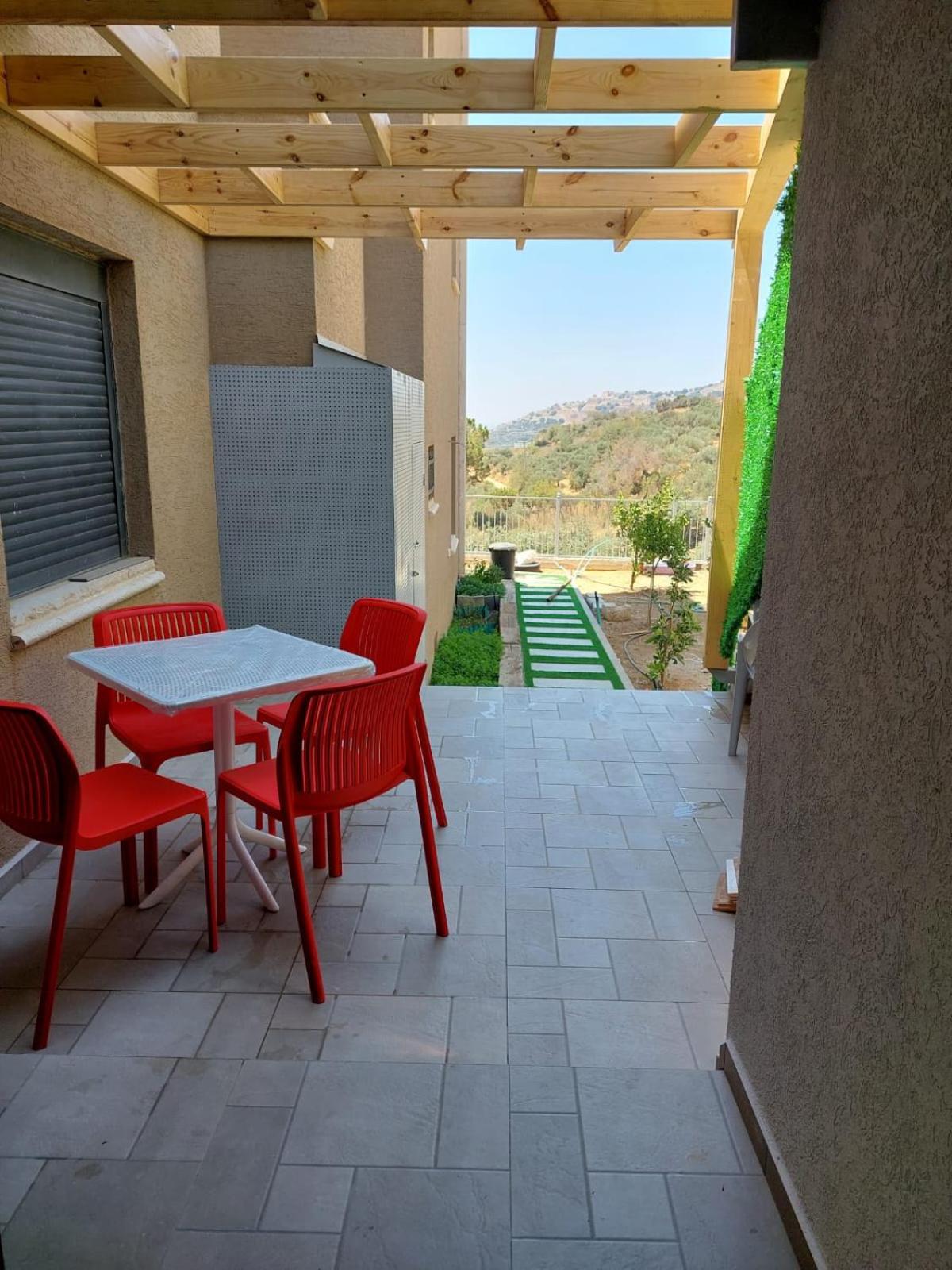 Double or Twin Room with Balcony - Photo 12