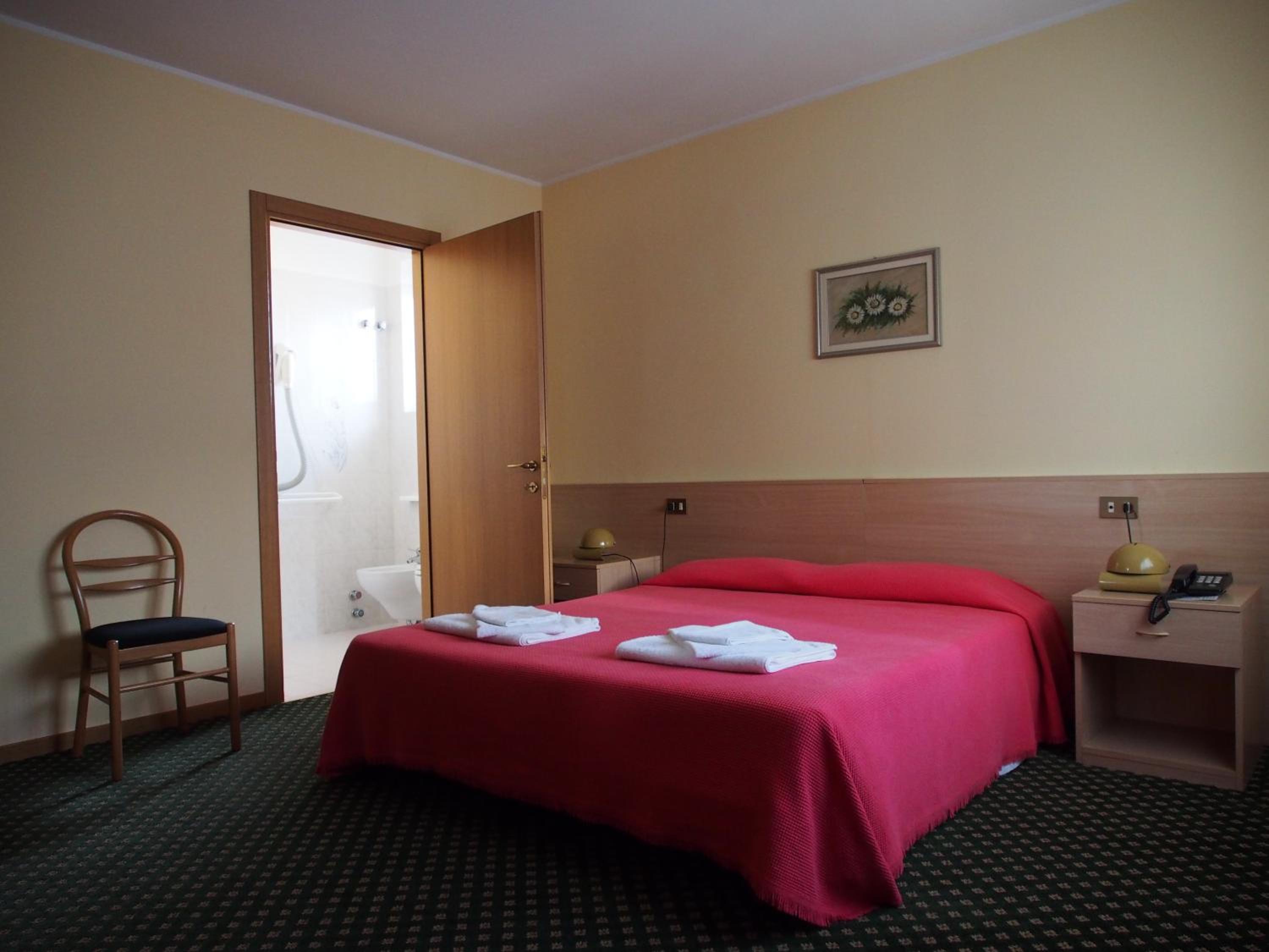 Double or Twin Room photo 1