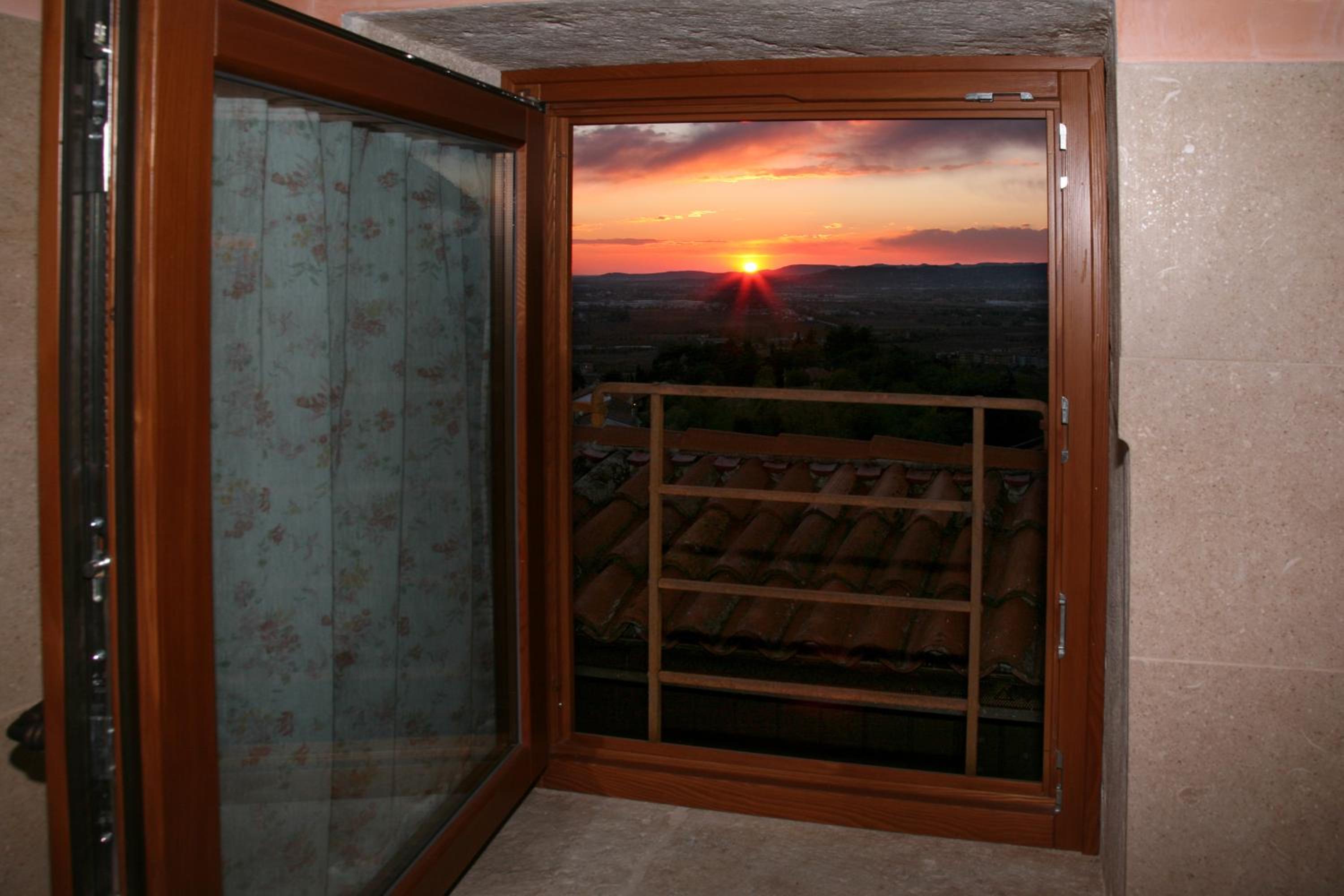 Junior Suite with Spa Bath - Photo 2