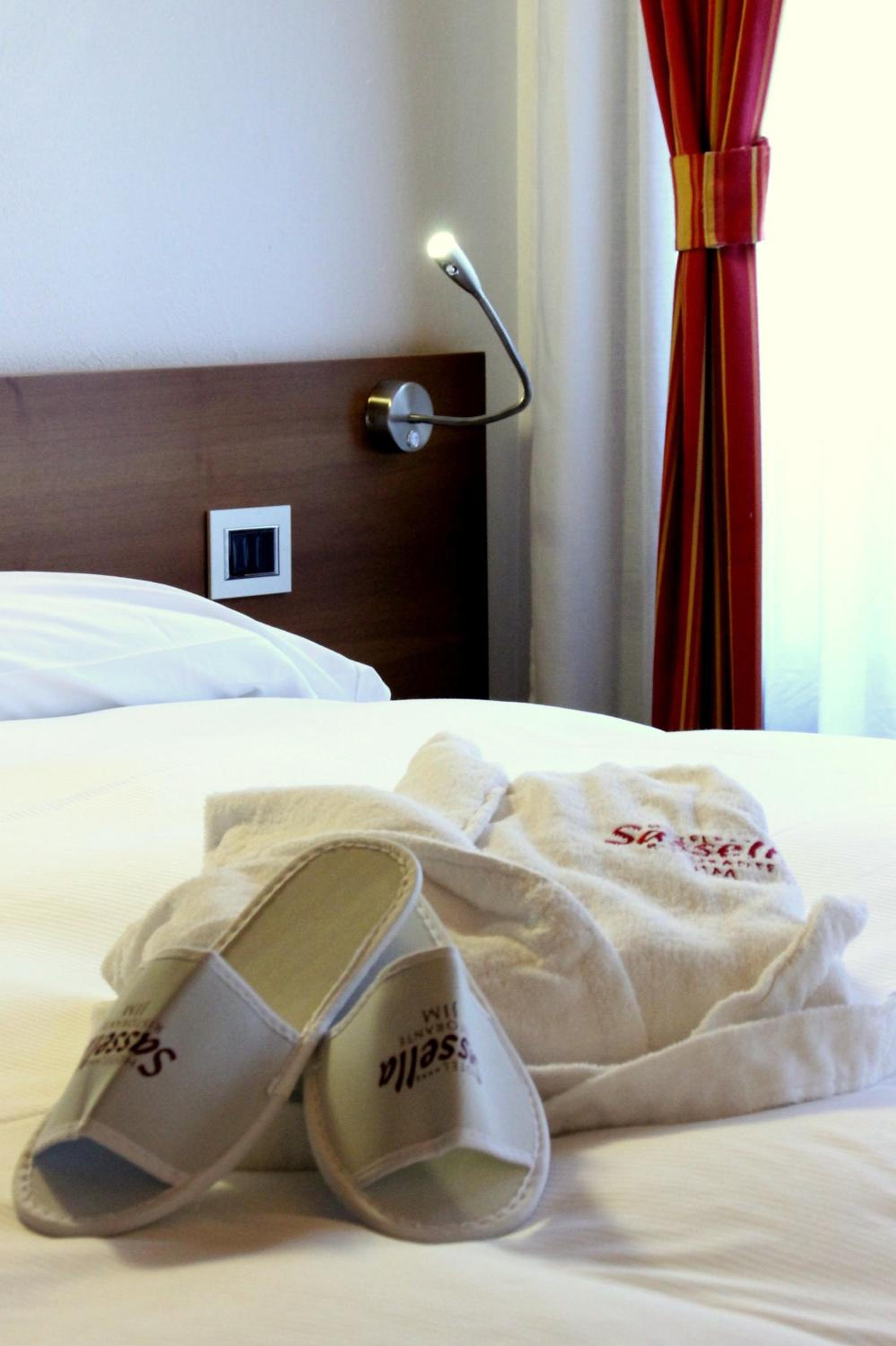 Superior Double or Twin Room with Mountain View photo 3