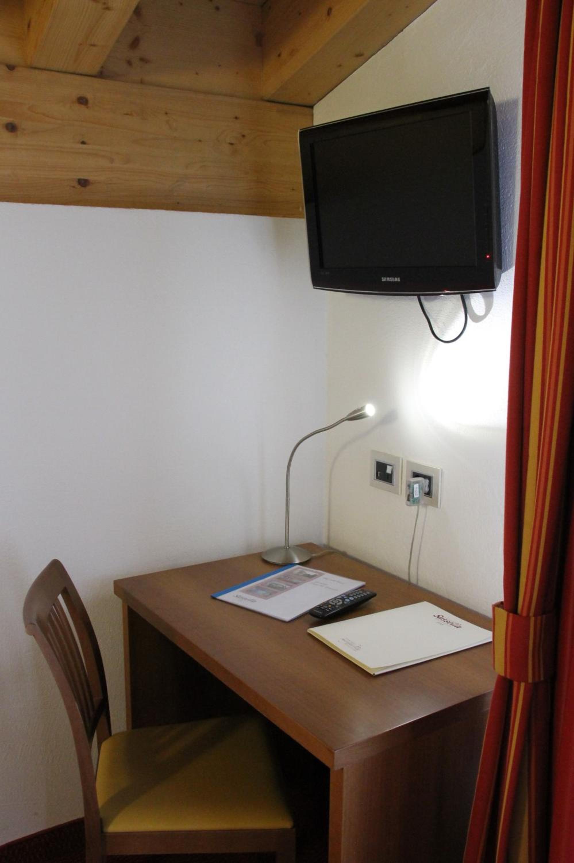 Superior Double or Twin Room with Mountain View photo 2