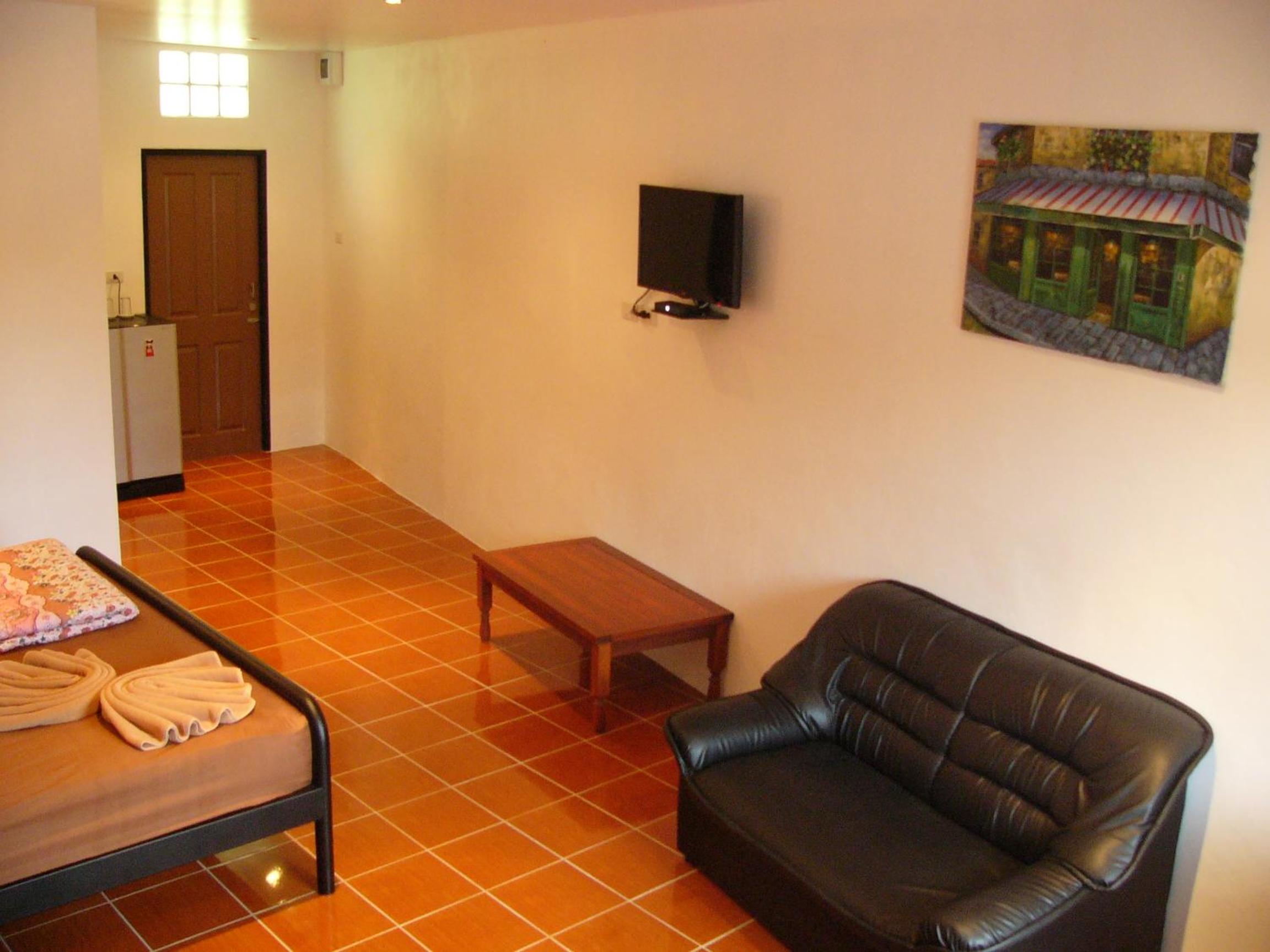 Deluxe King or Queen Room photo 3