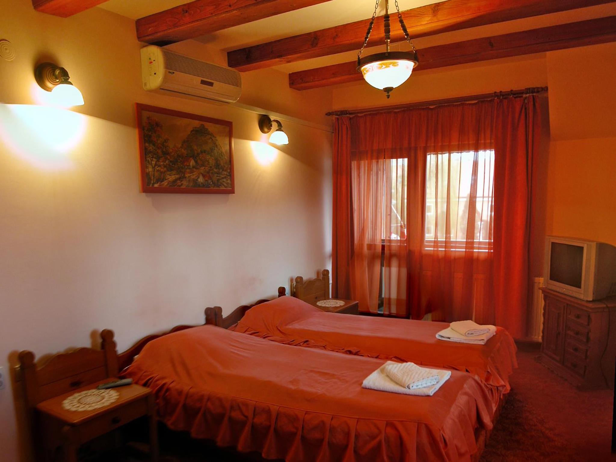 Twin Room with City View - Photo 1