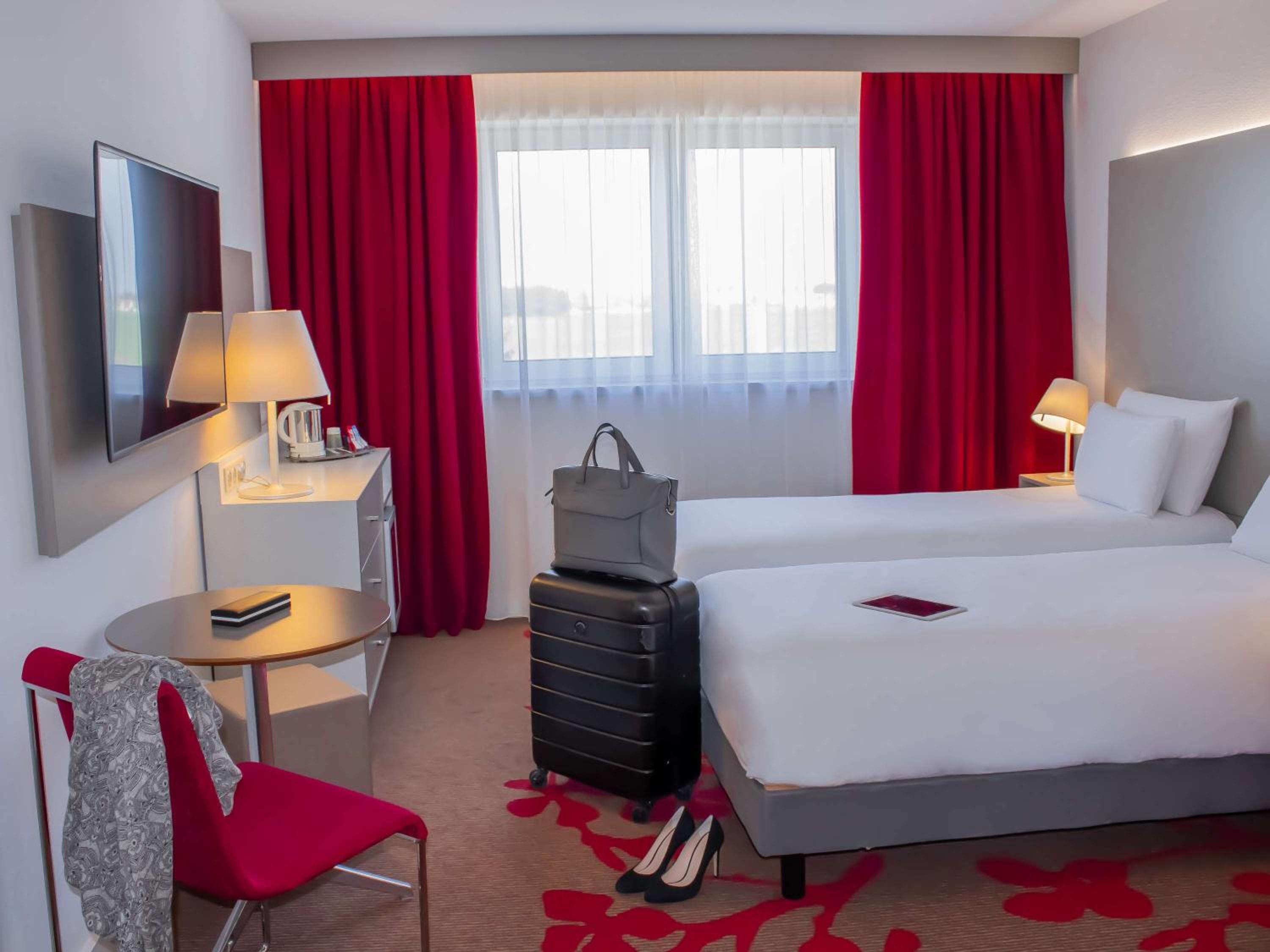 Classic Double Room with Double Bed or Twin Bed and Sofa Bed - Photo 7