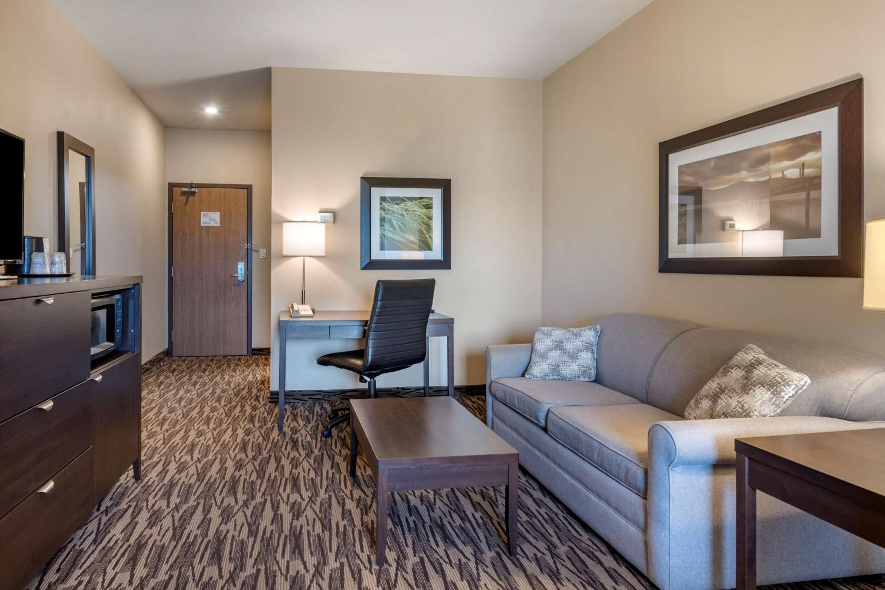 King Suite with Sofa Bed - Non-Smoking