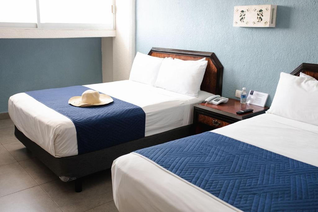Standard Twin Room - Photo 1