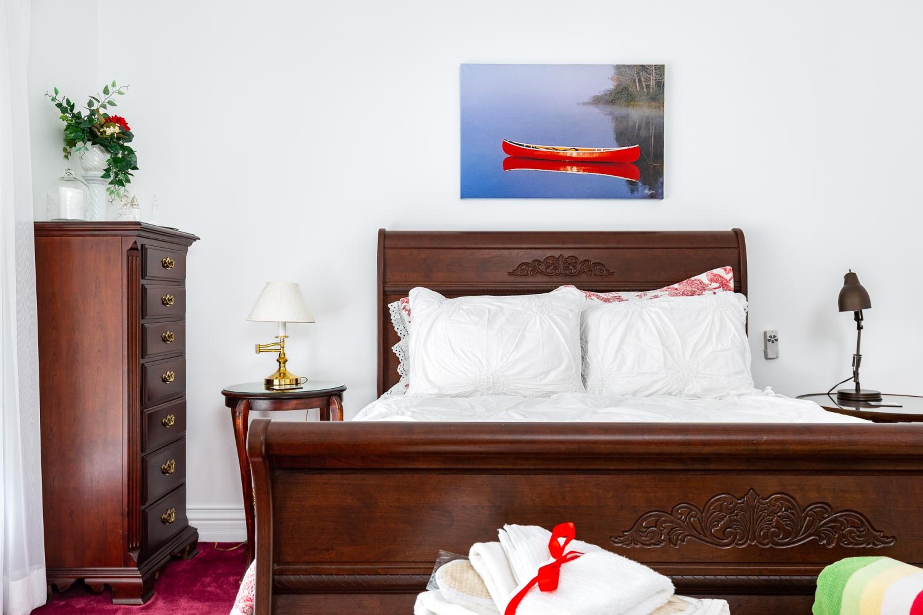Queen Room with Lake View photo 2