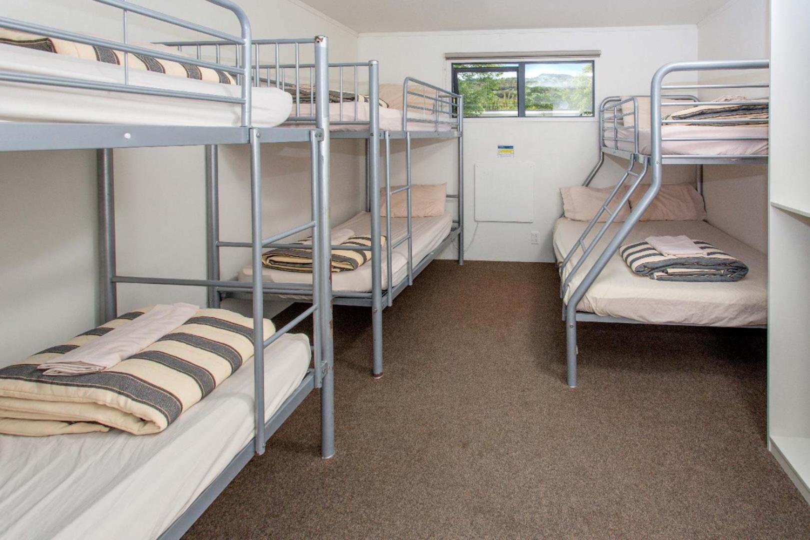 BackPackers Lodge - Bed photo 3