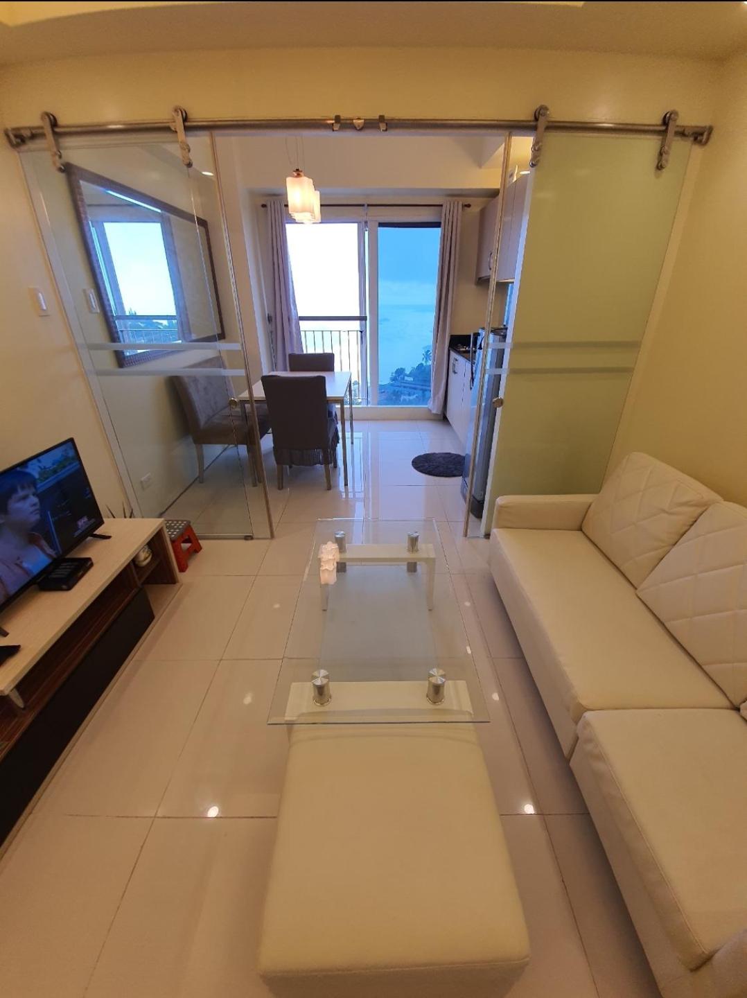 Studio with Lake View - Photo 2