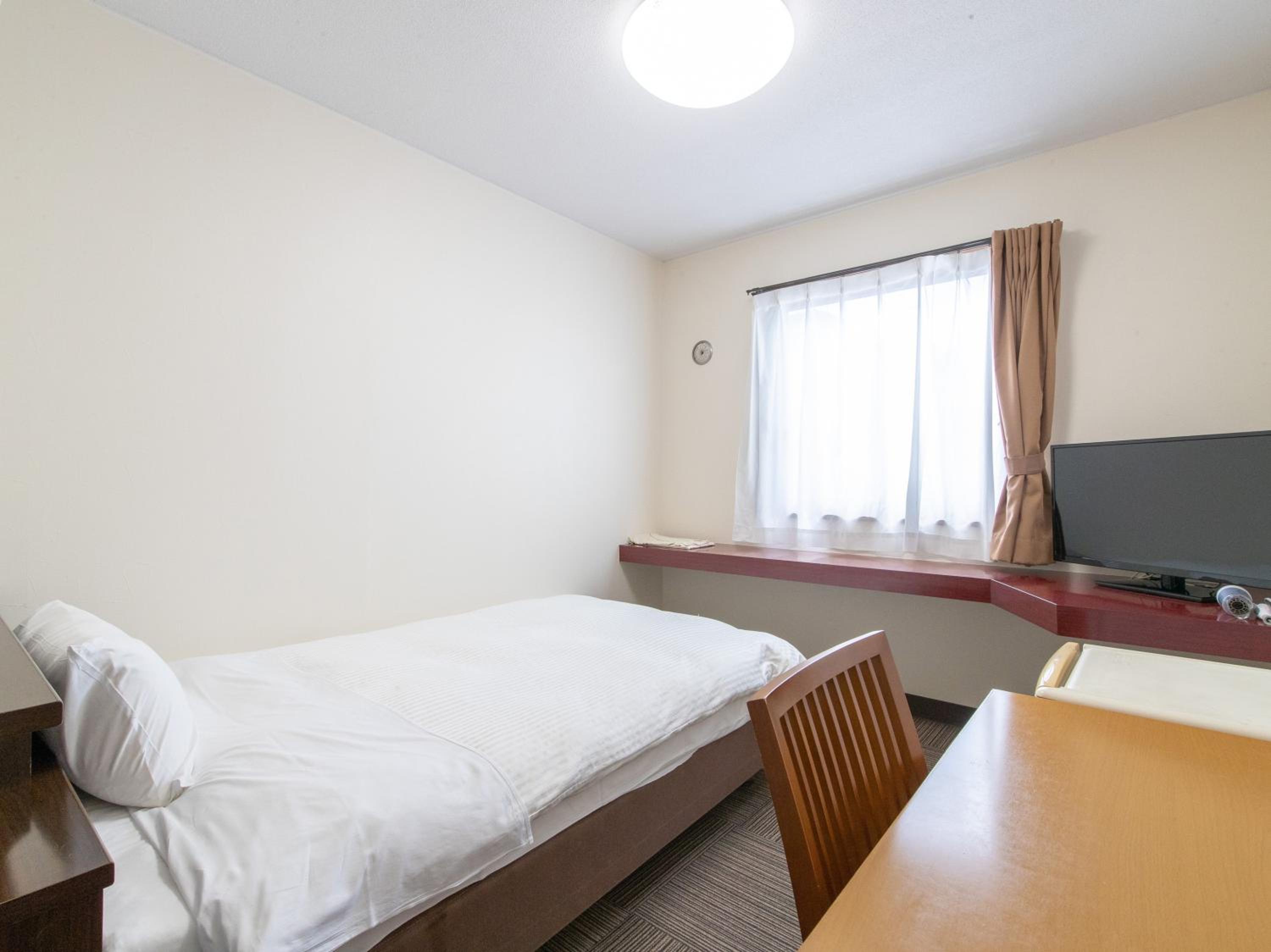Single Room - Smoking photo 1