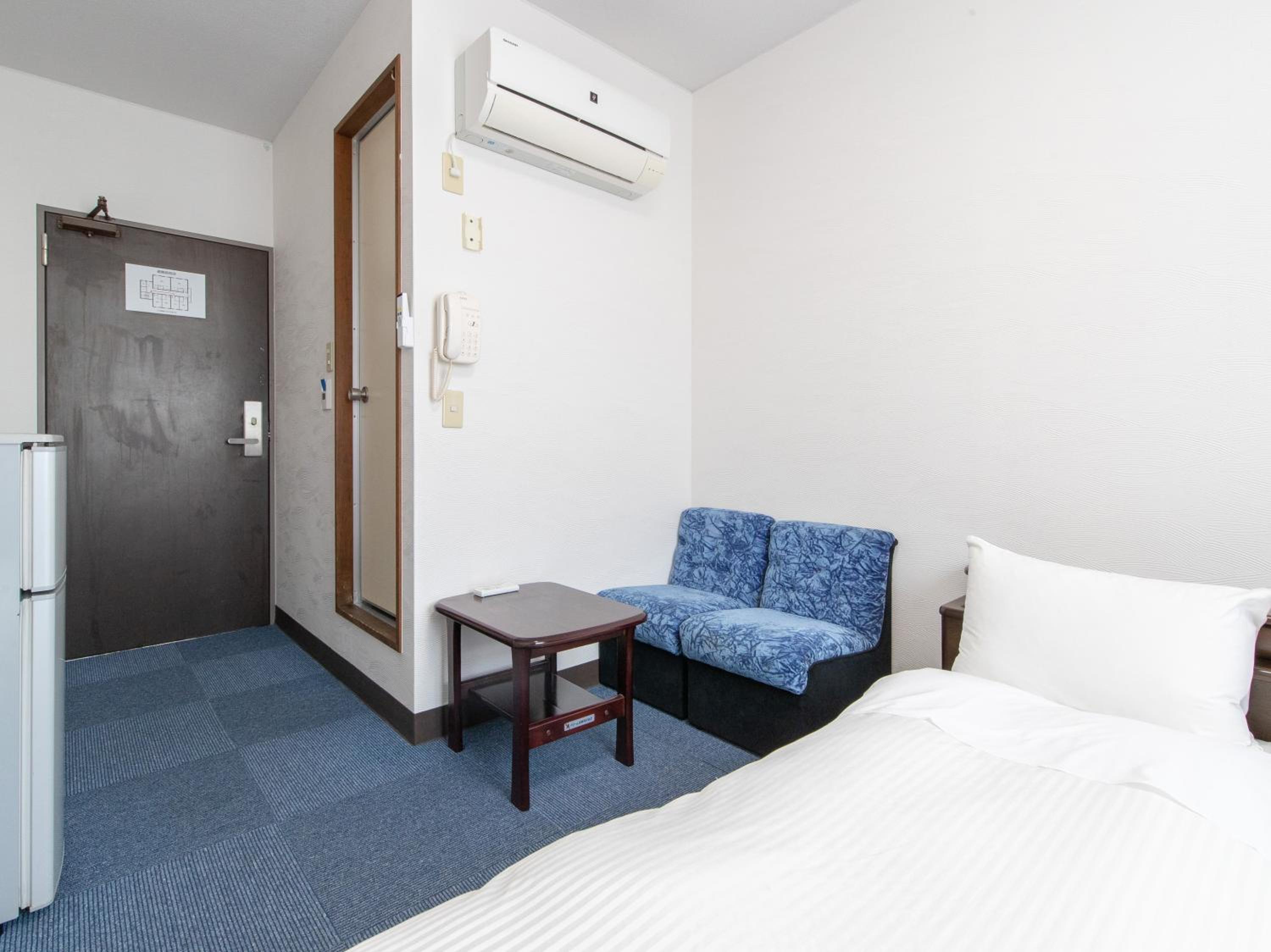 Double Room - Non-Smoking photo 3
