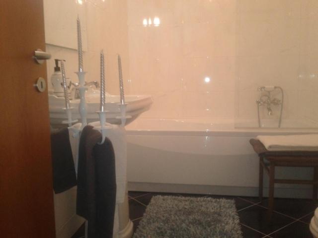 Studio with Spa Bath - Photo 6