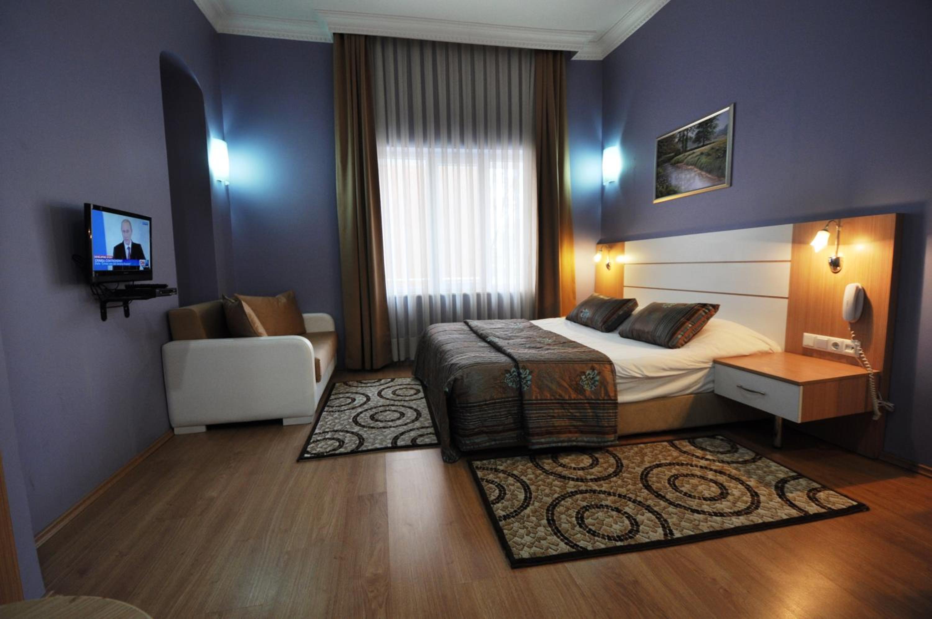 Quadruple Room with Private Bathroom photo 2