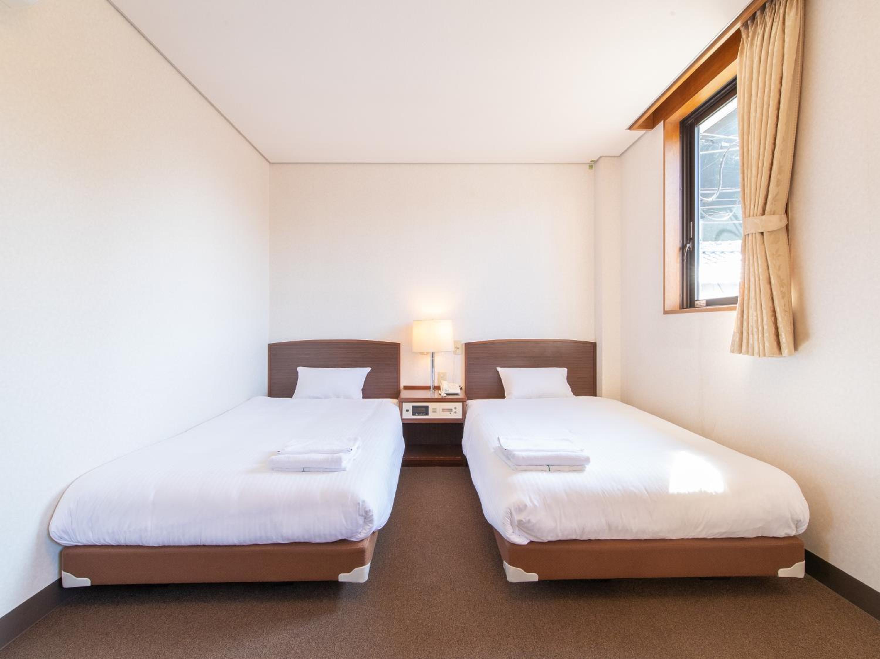 Standard Twin Room - Non-Smoking - Photo 1