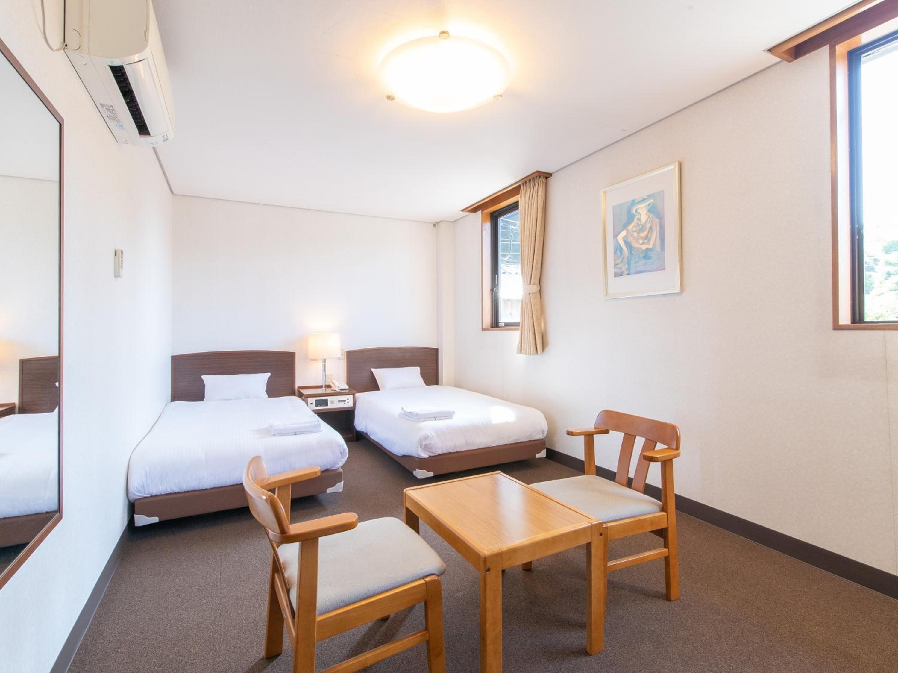 Standard Twin Room - Non-Smoking - Photo 8
