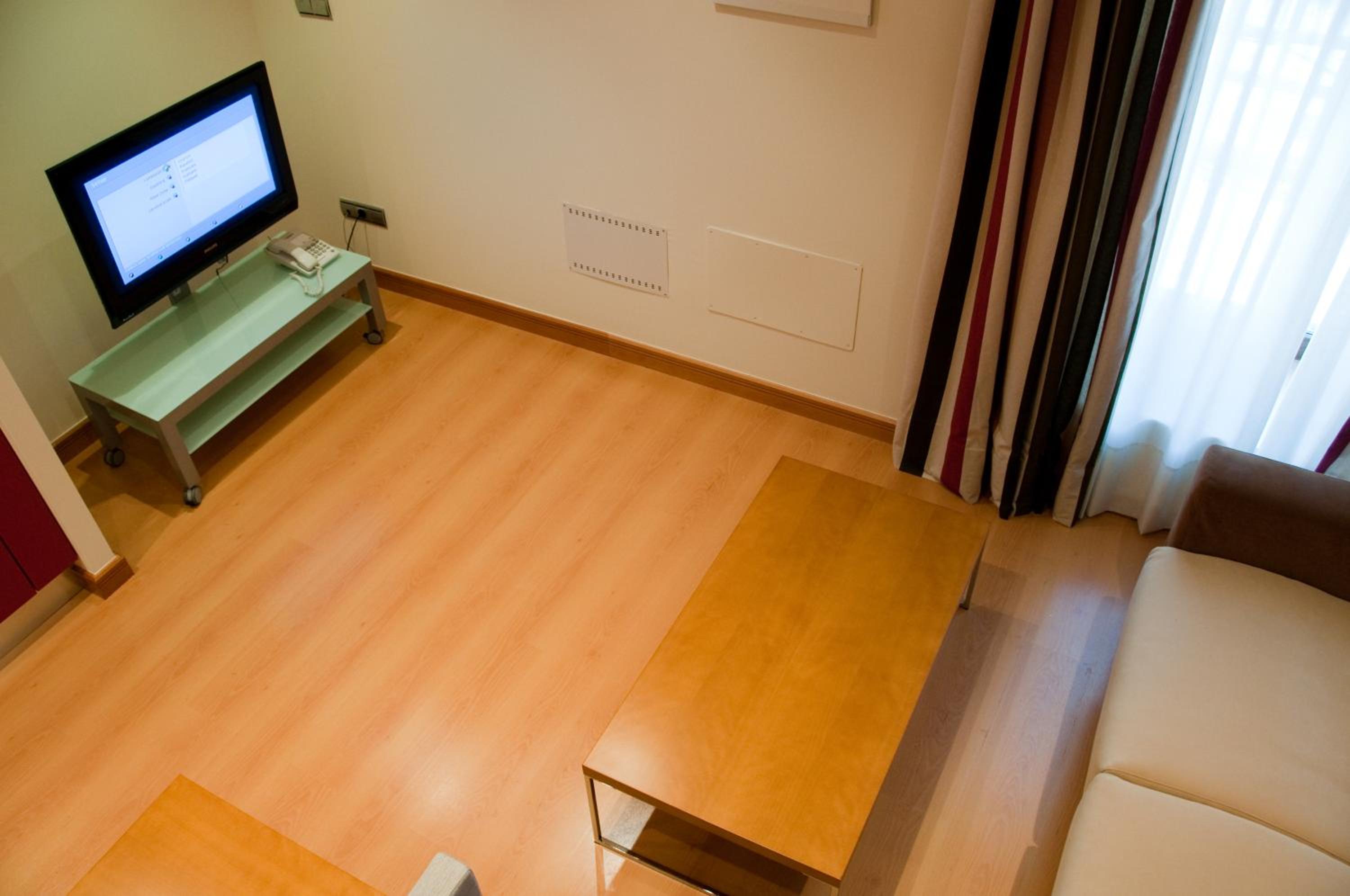 Family Room - Photo 8