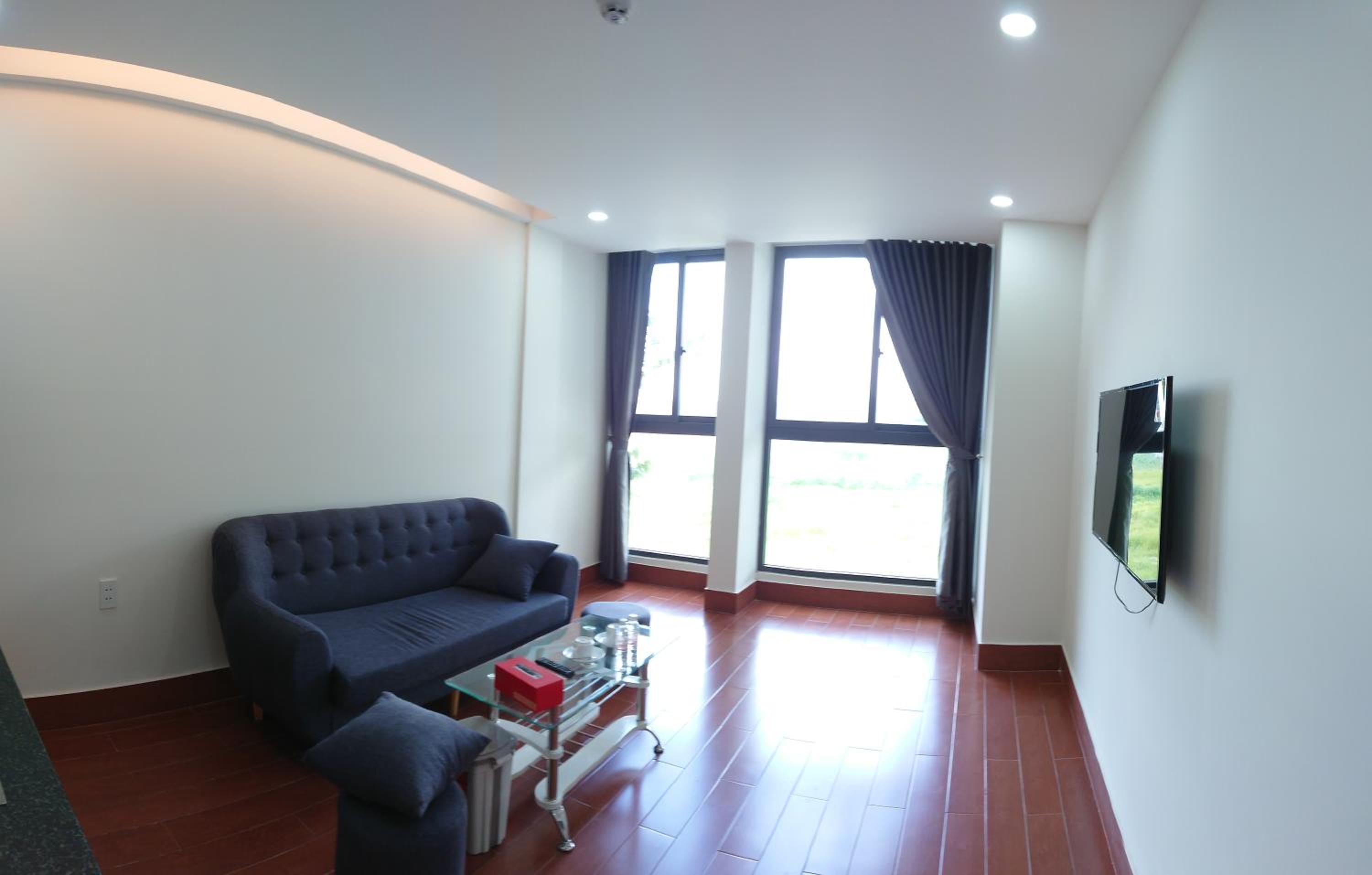 One-Bedroom Apartment photo 2
