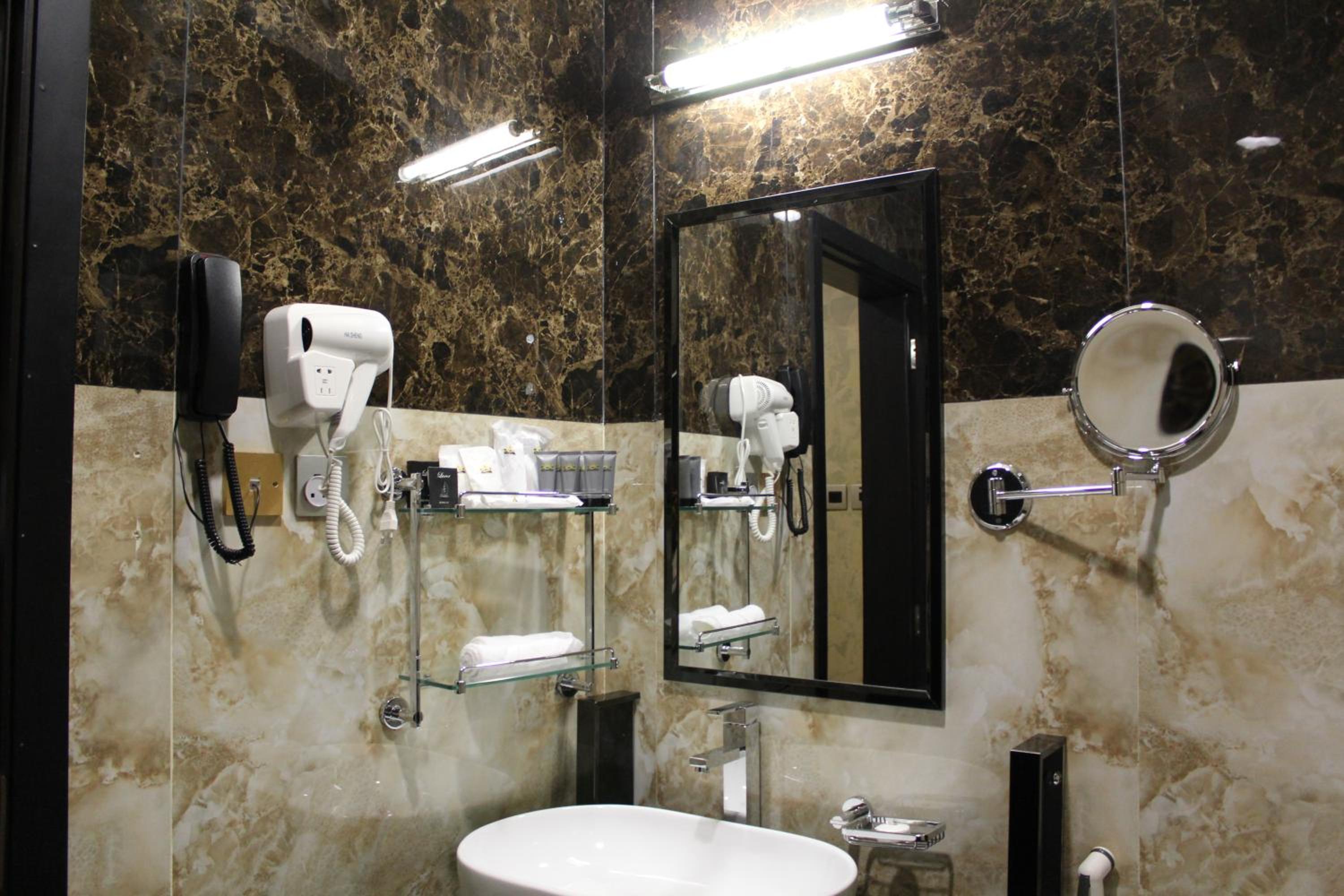 Premium Pool Access Room - Includes Complimentary Emirates Park Zoo Entry Tickets