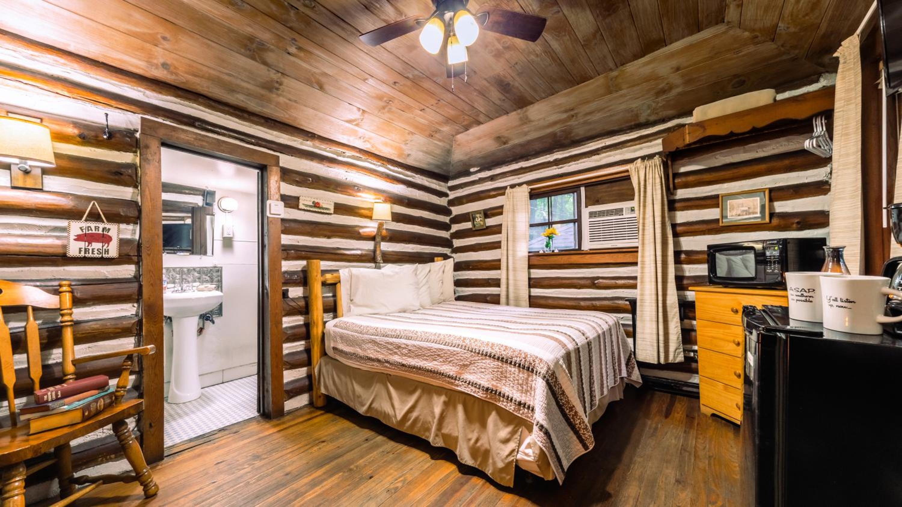 Hill Billy Cabin - Photo 3