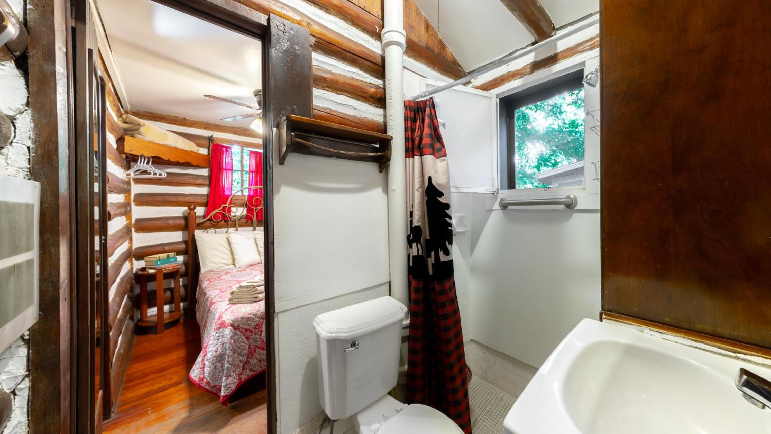 Double or Nothing Cabin - Photo 4