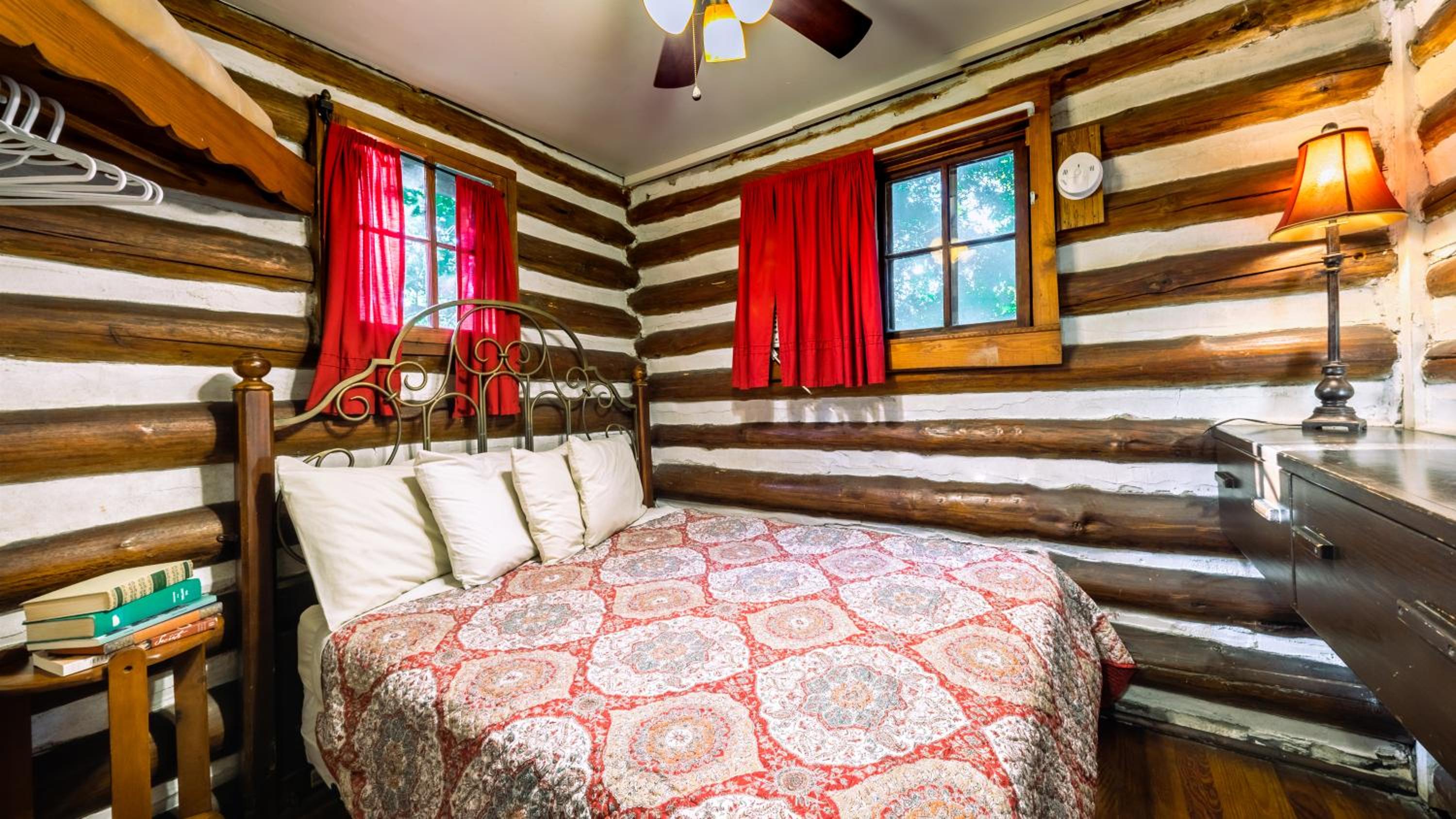 Double or Nothing Cabin - Photo 5