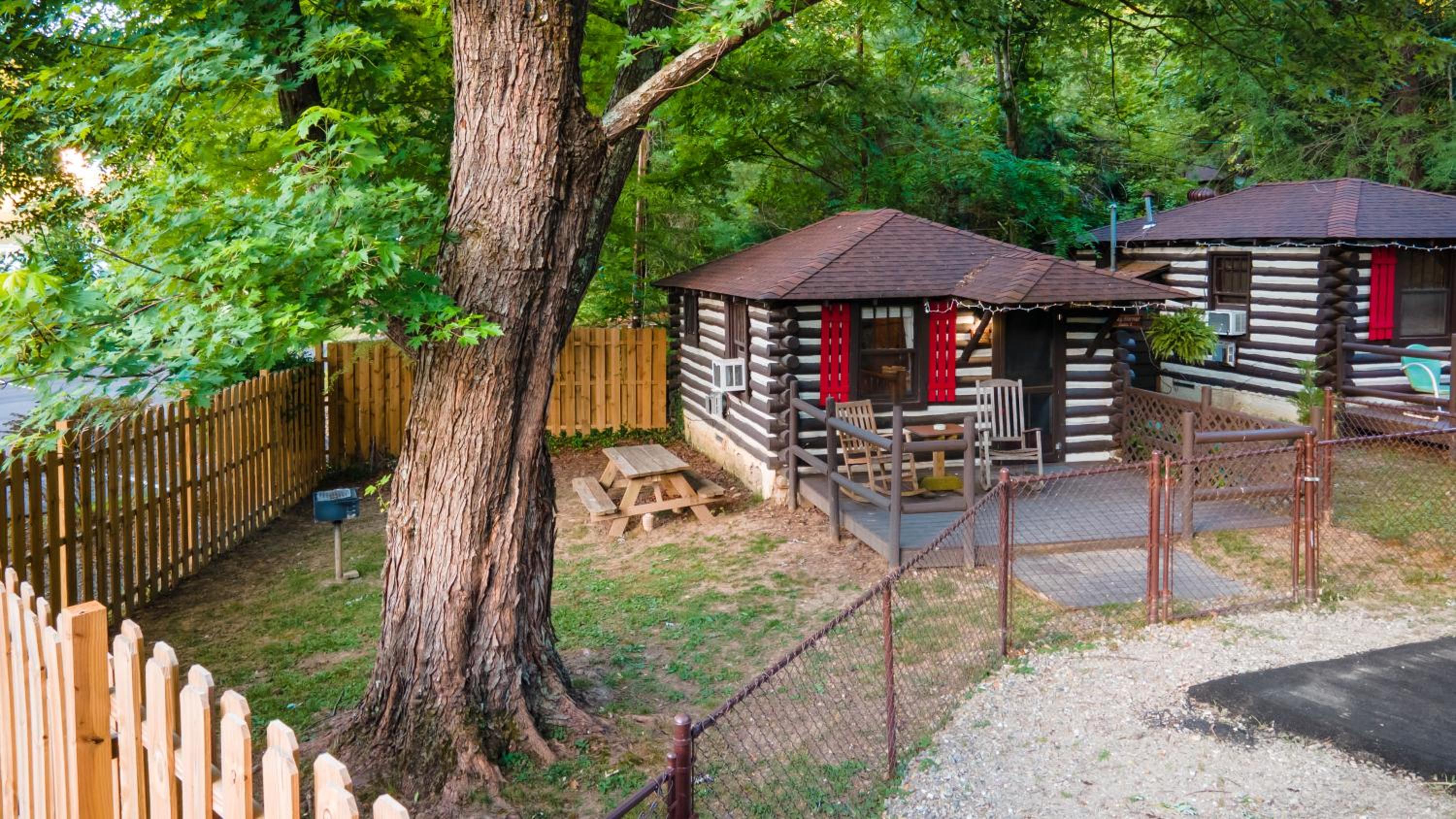 Kozy Korner Cabin - Photo 10
