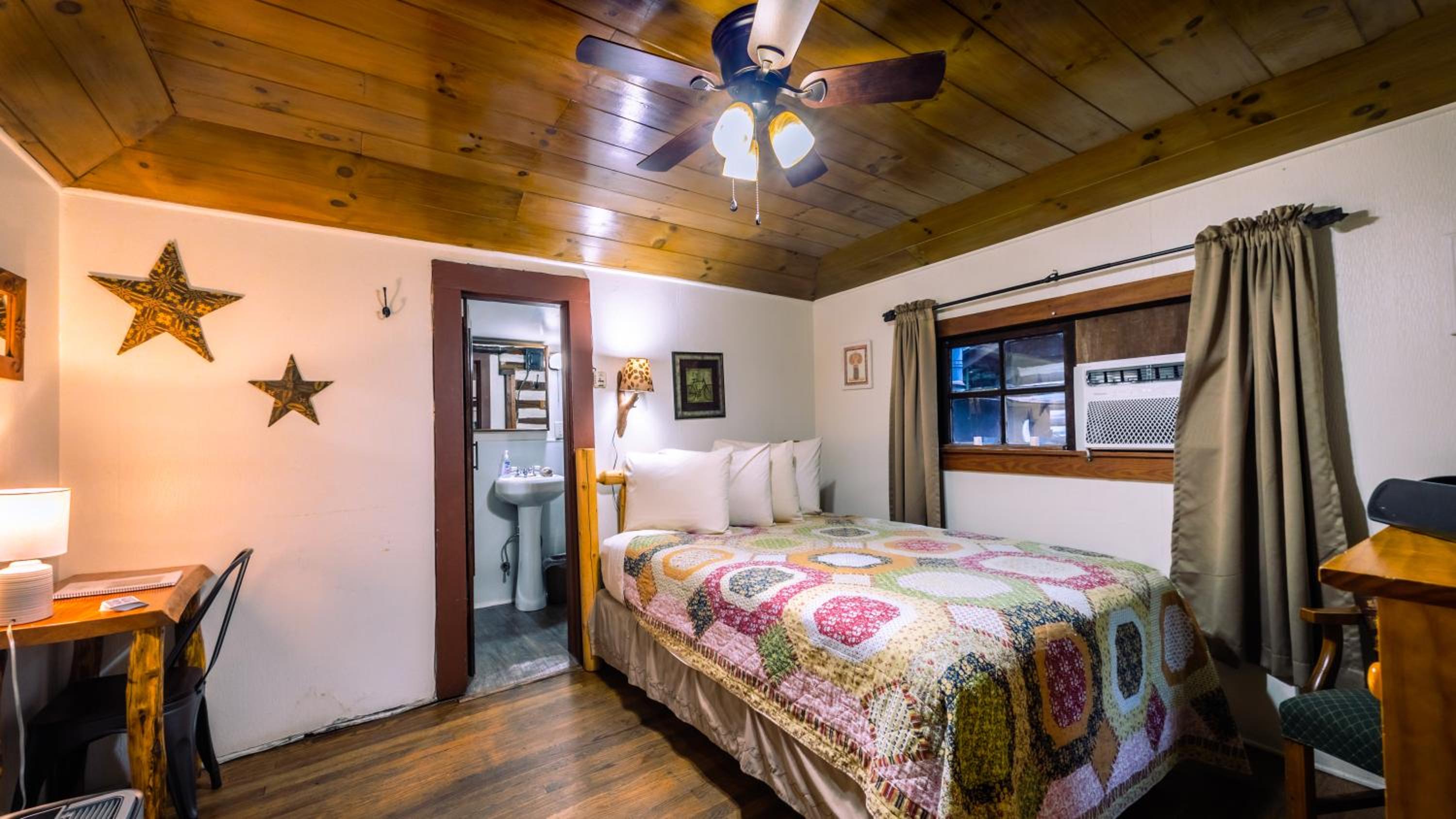 Happy Haven Cabin - Photo 1
