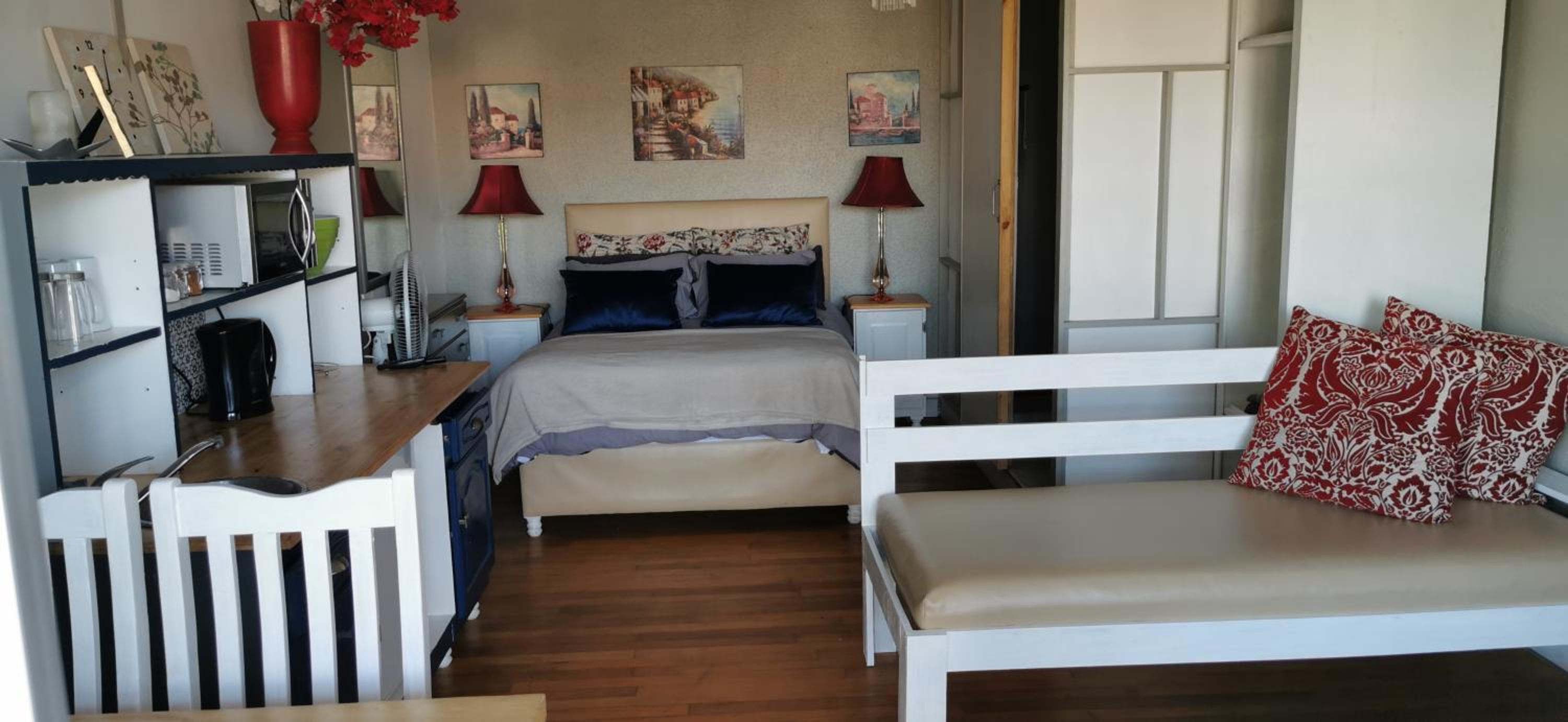 Budget Double Room photo 3