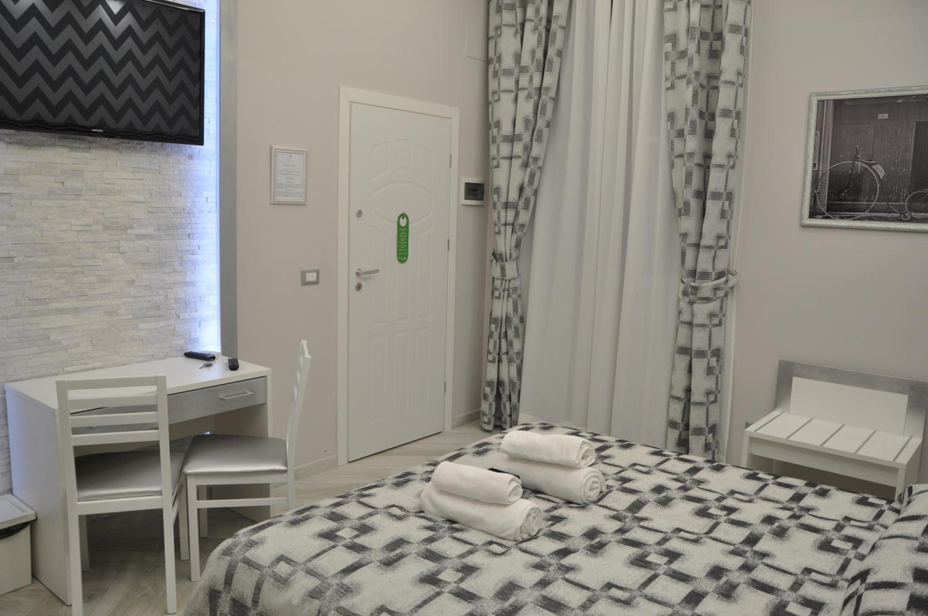 Double or Twin Room photo 1