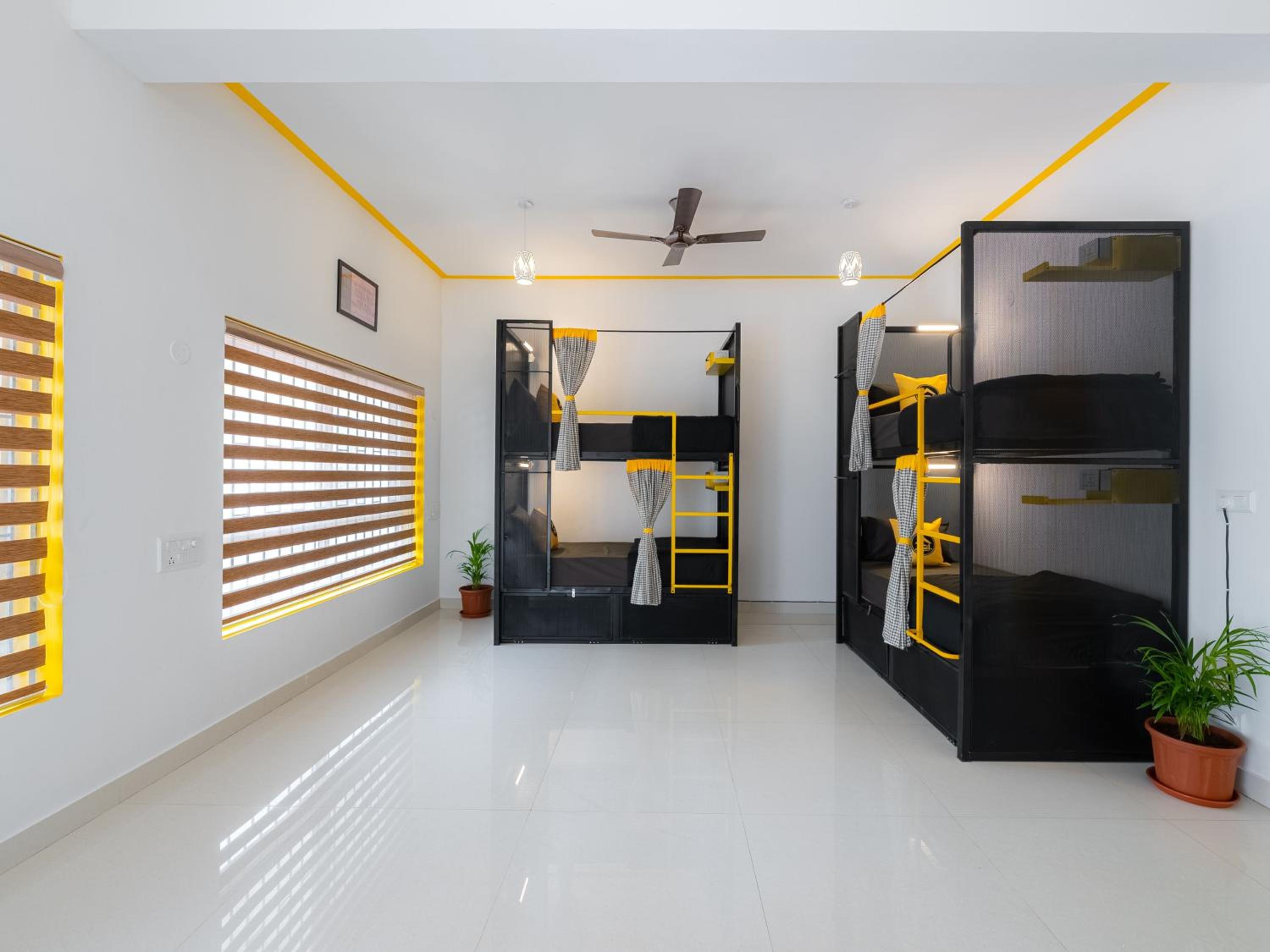 Bed in 6-Bed Mixed Dormitory Room photo 2