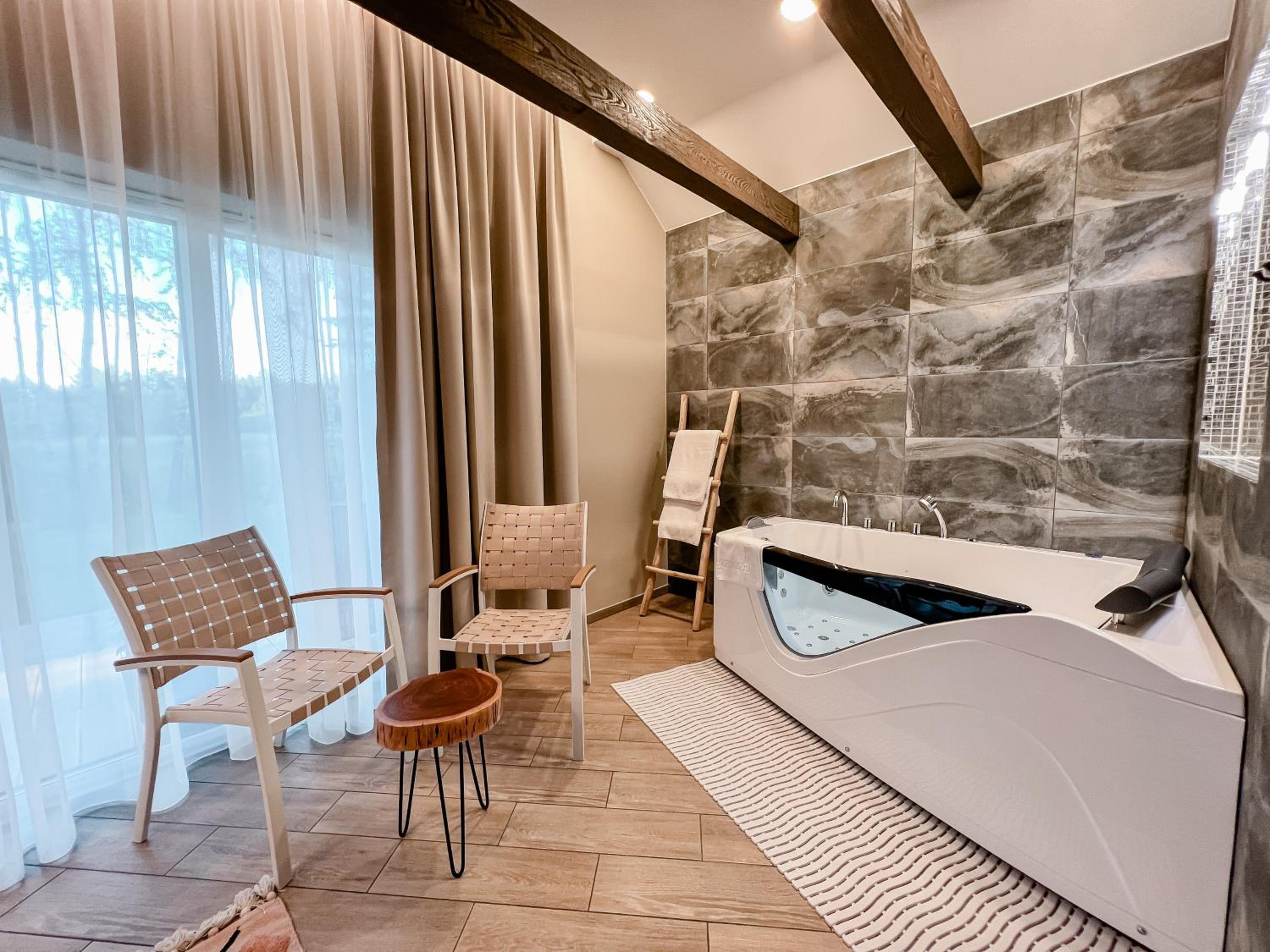 One-Bedroom House - Photo 6