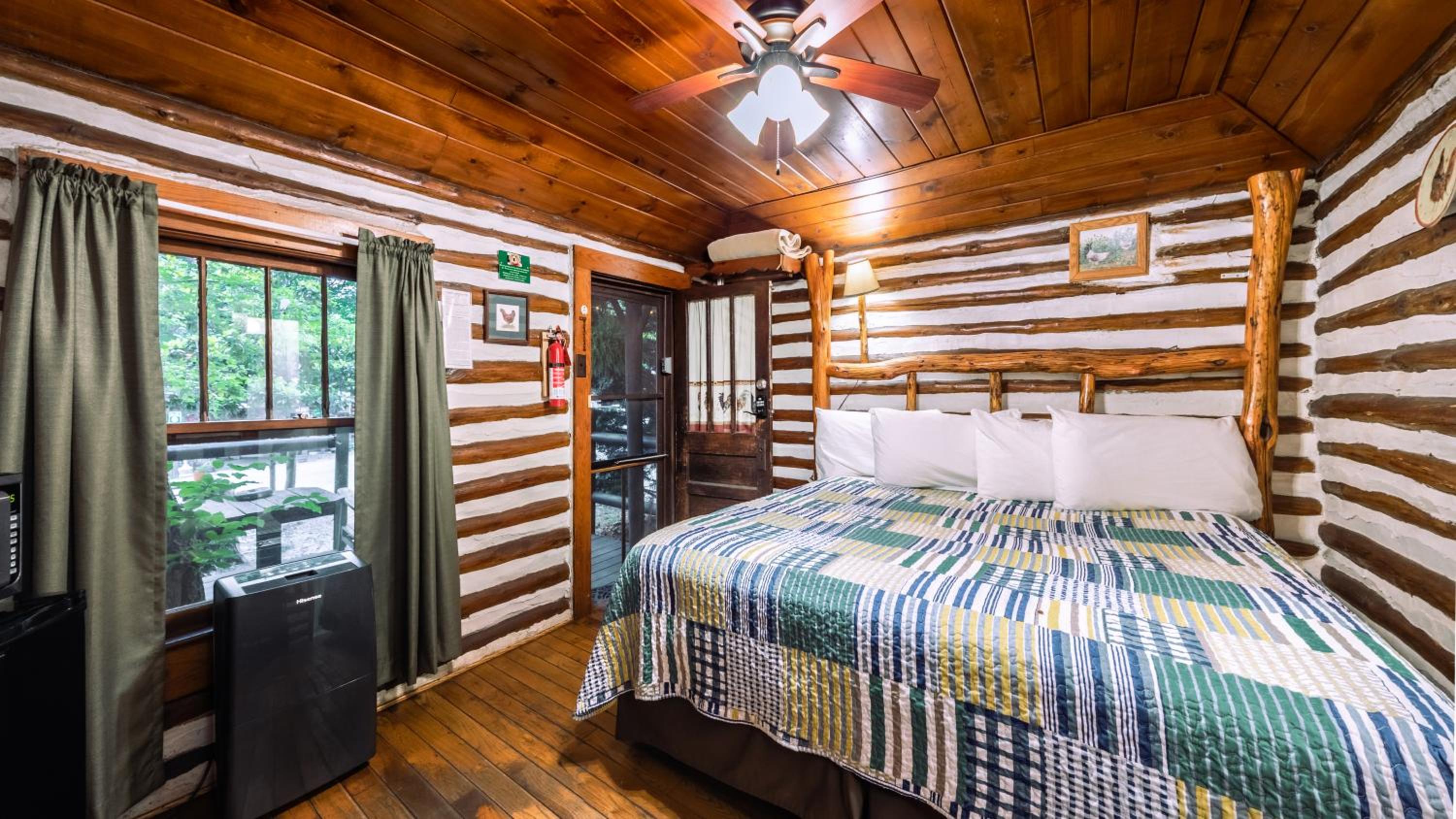 Midnight Roost Cabin - Photo 1
