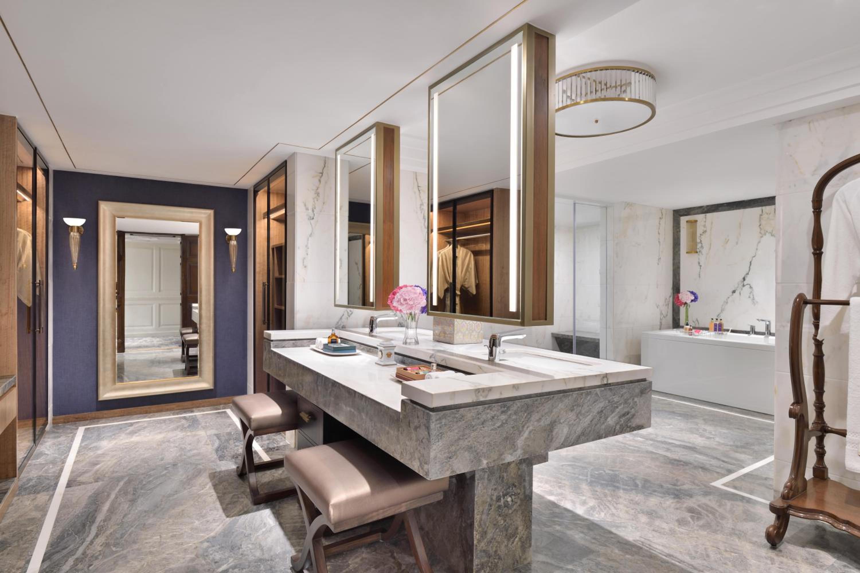 Presidential Suite (Non Smoking) thumbnail 5