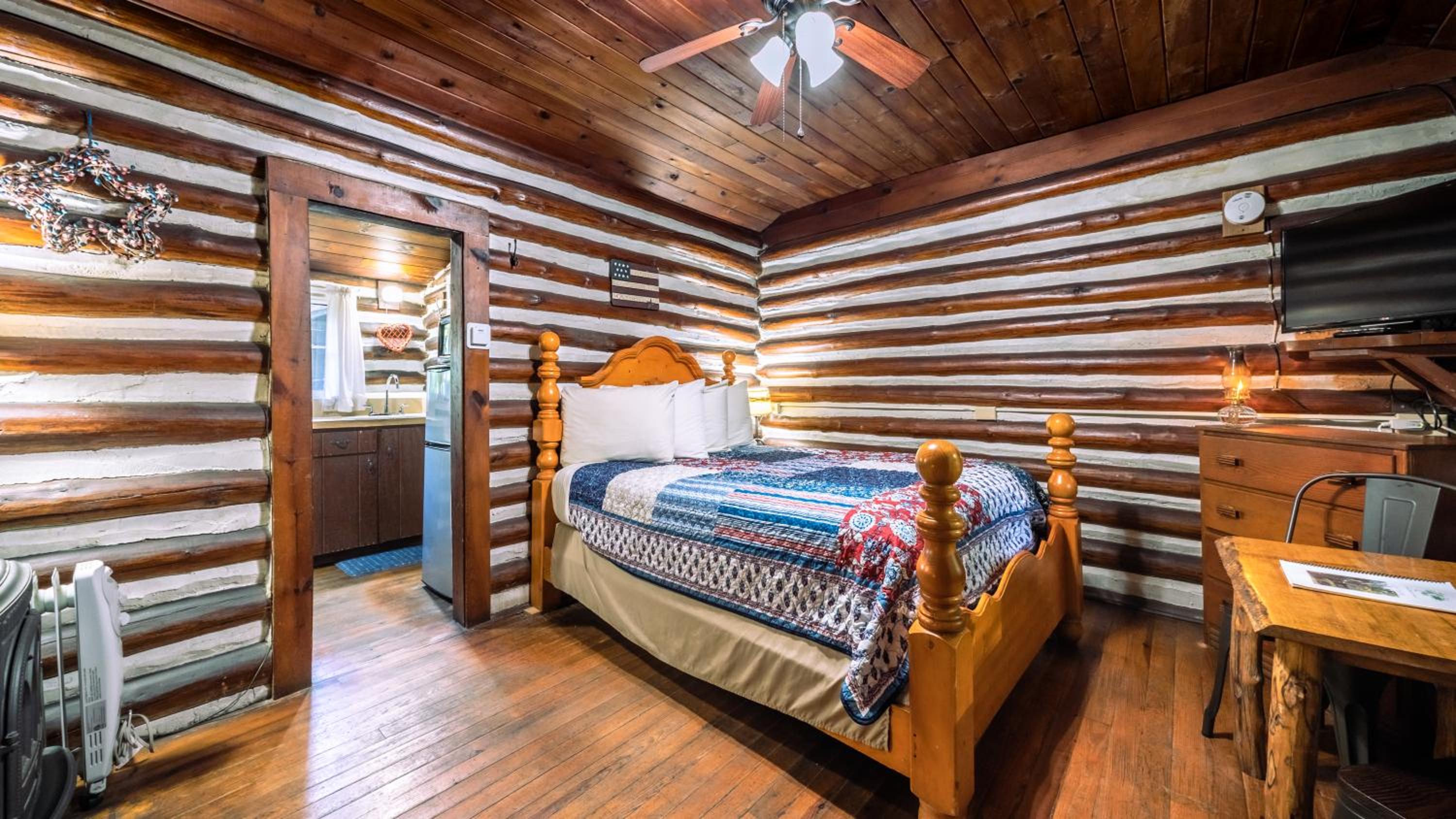 Sleepy Susan Cabin - Photo 10