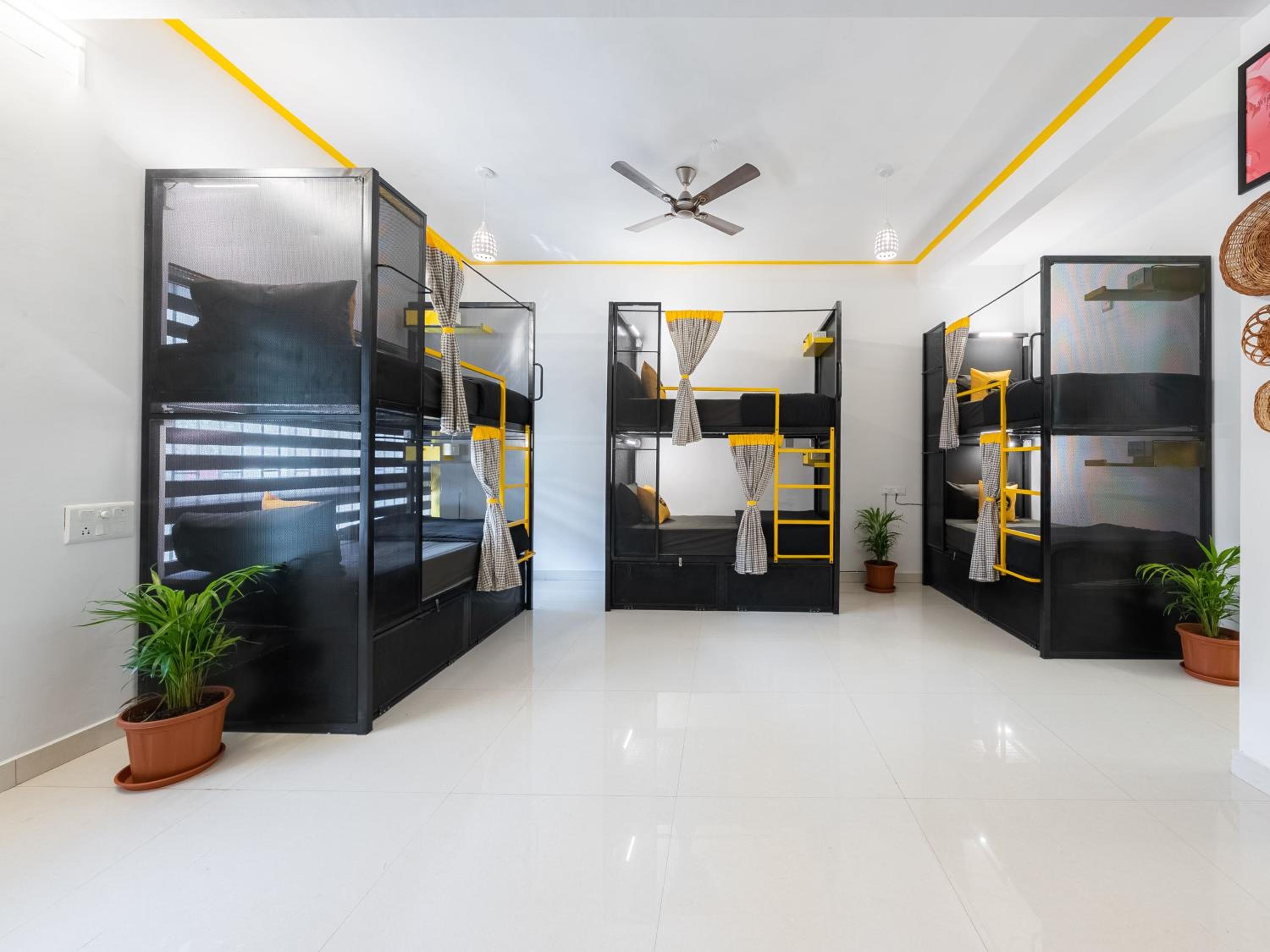 Bed in 10-Bed Mixed Dormitory Room photo 2
