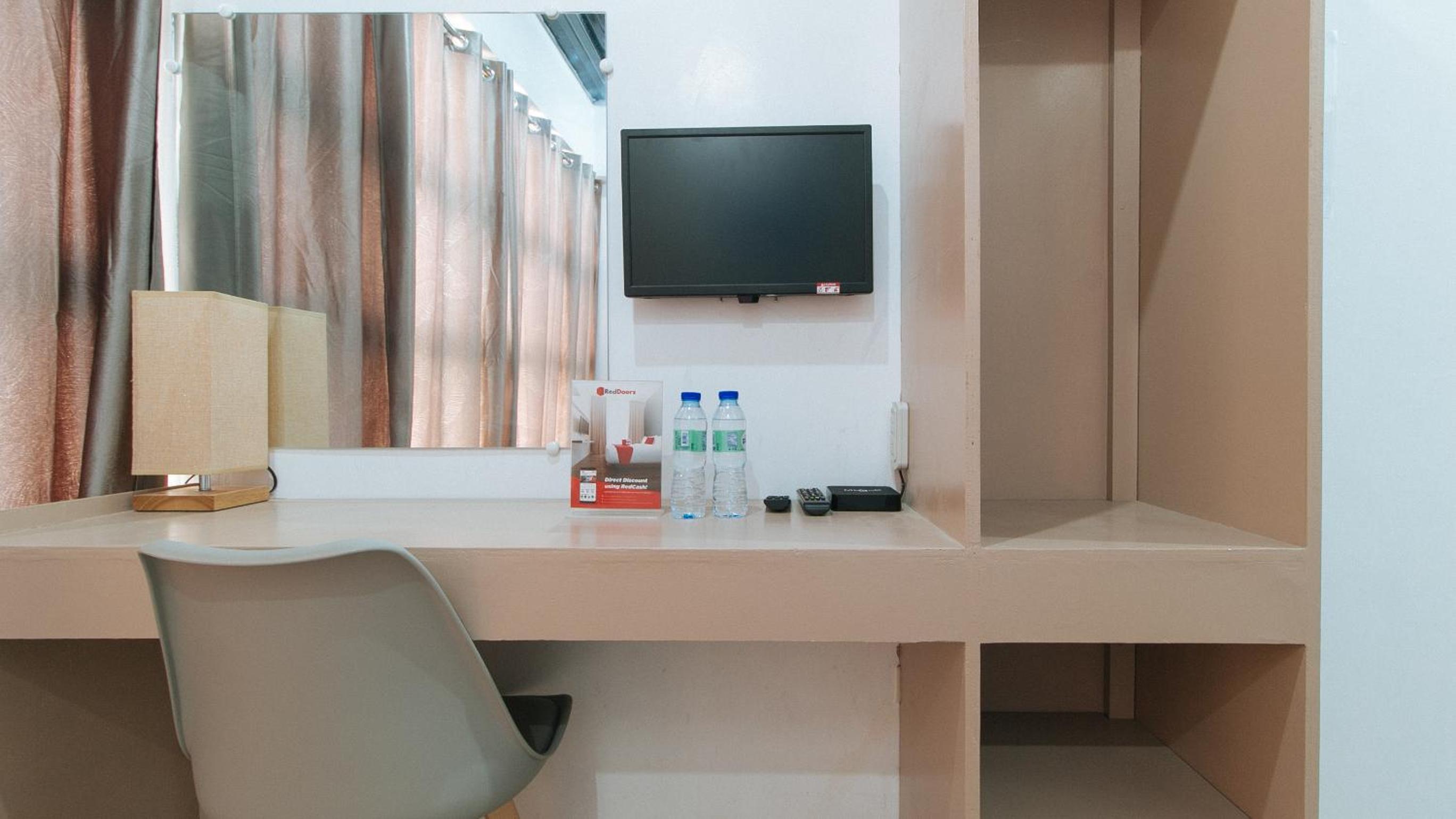 Deluxe Room - Photo 7