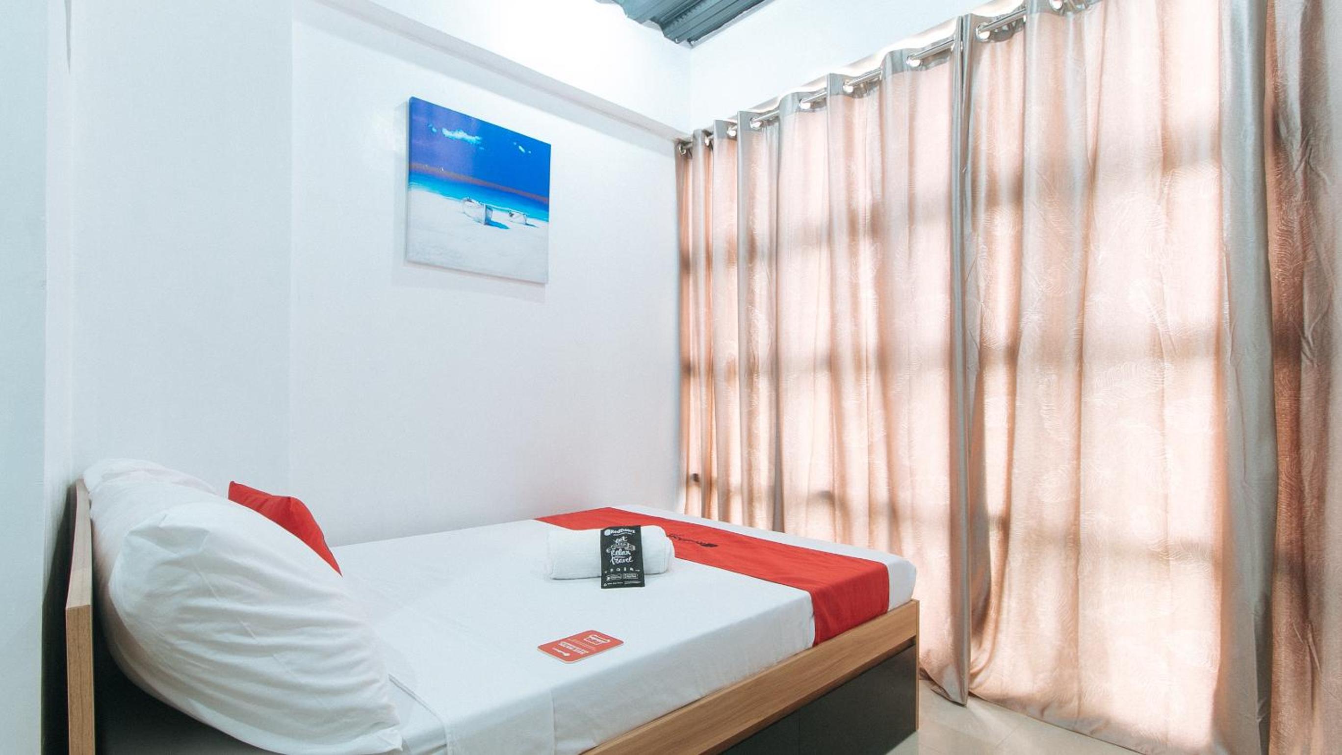 Deluxe Room - Photo 2
