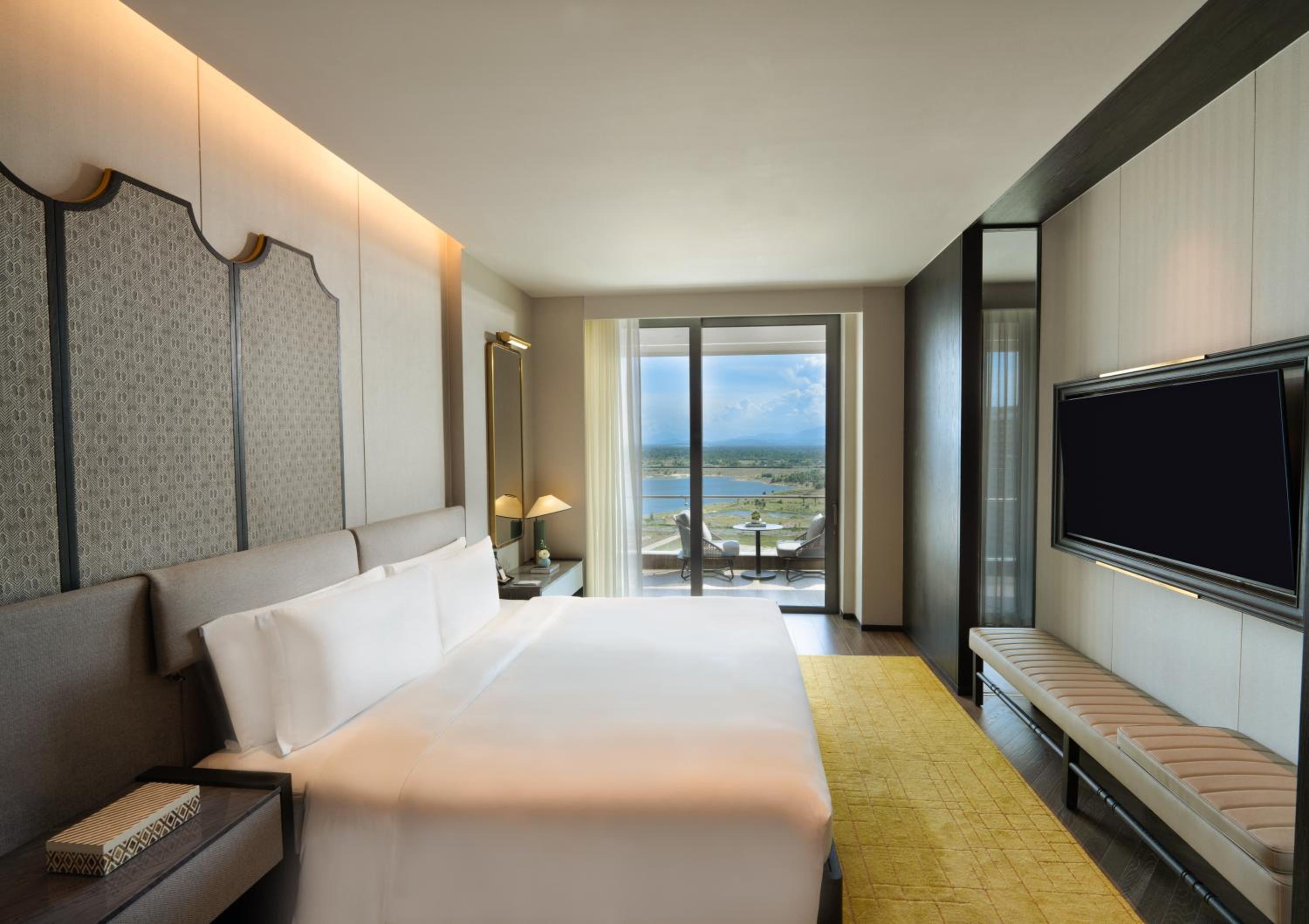 Superior Suite King - Photo 3