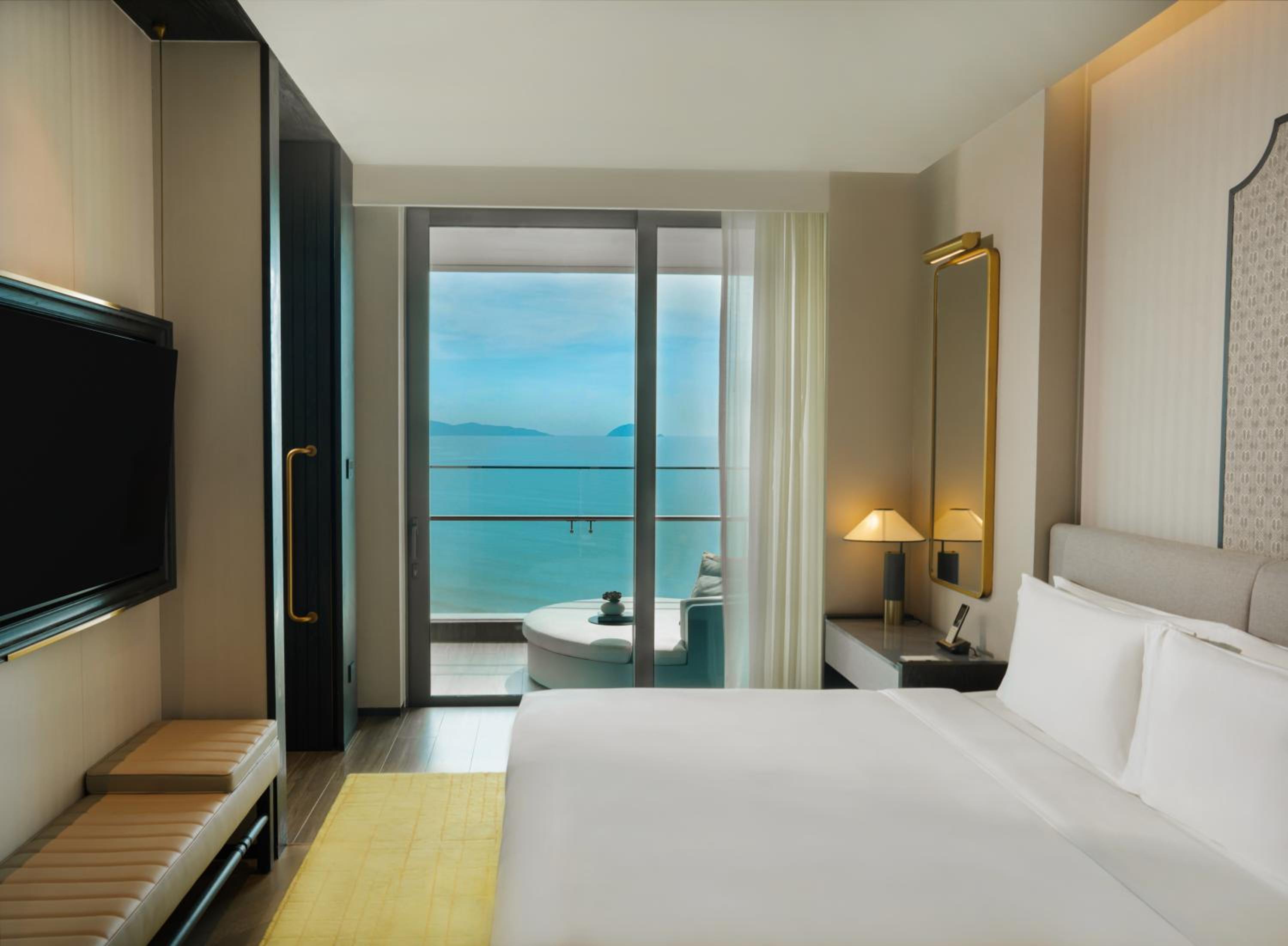 Deluxe Ocean View Suite King - Photo 2