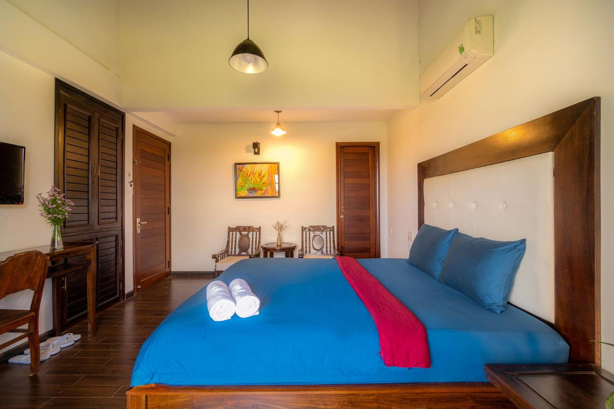 Deluxe Double Room with Balcony photo 3