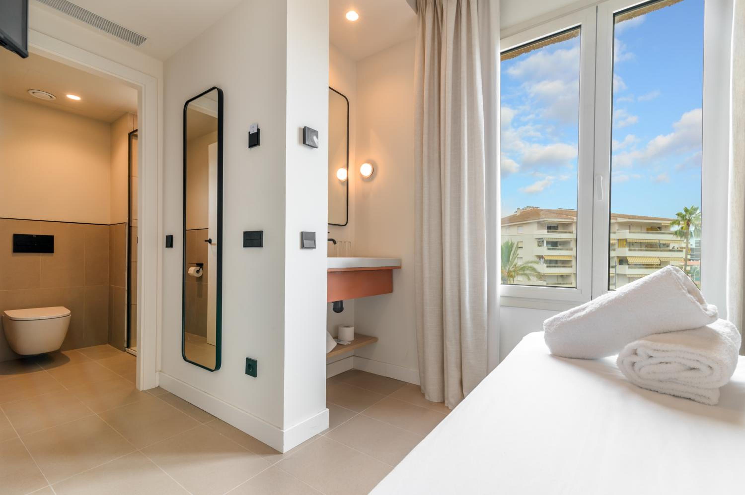 Small Double Room - Photo 2