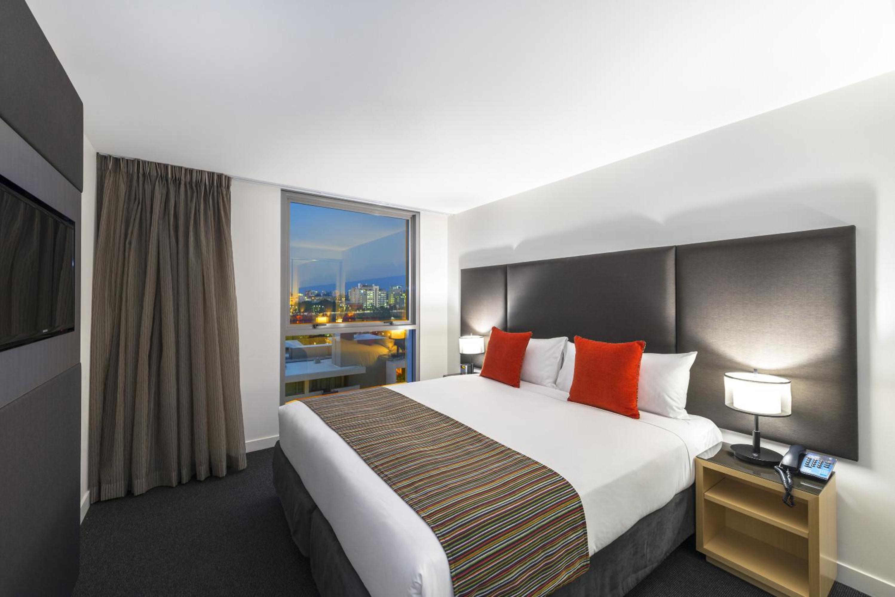 One-Bedroom Apartment With City View - Photo 8