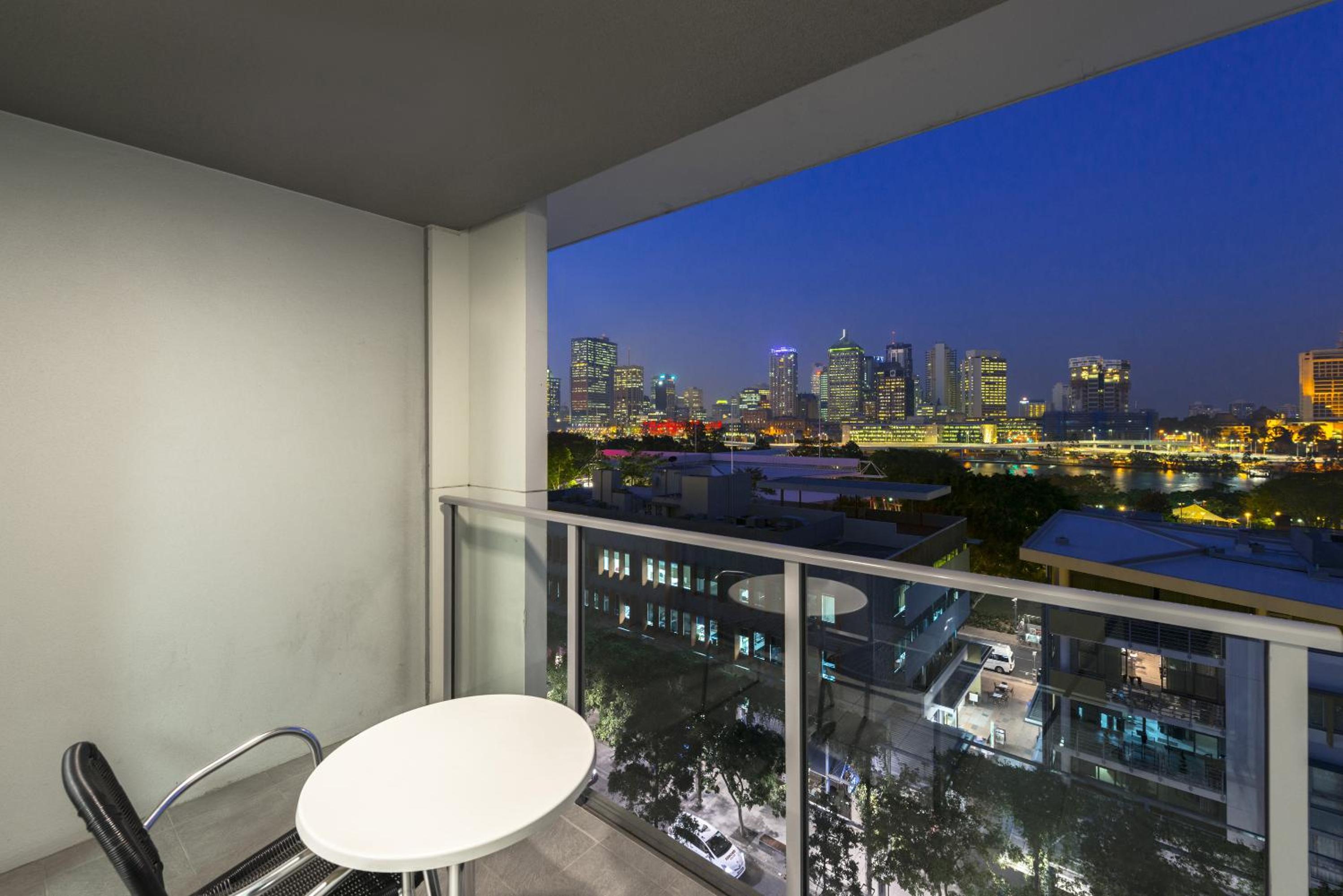 One-Bedroom Apartment With City View - Photo 9