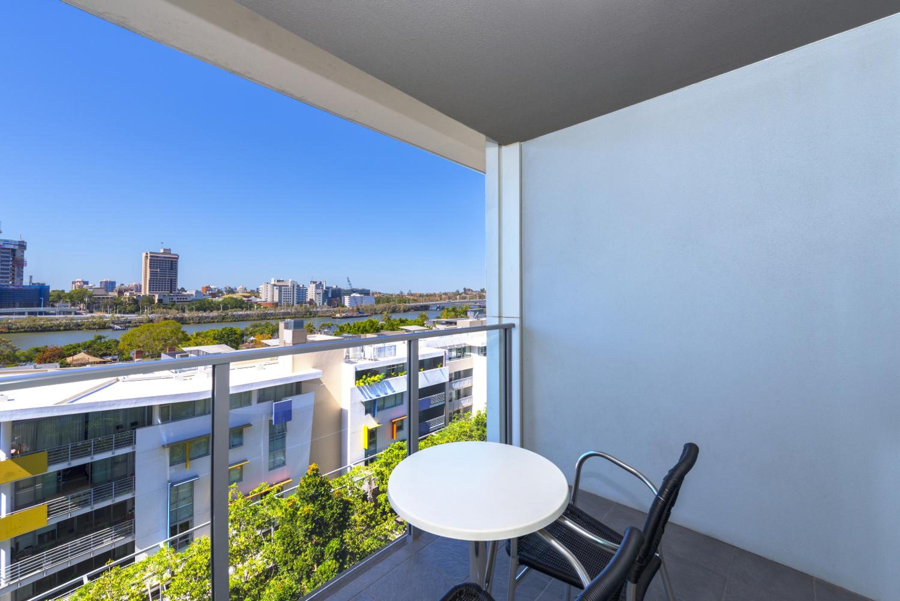 One-Bedroom Apartment With City View - Photo 11