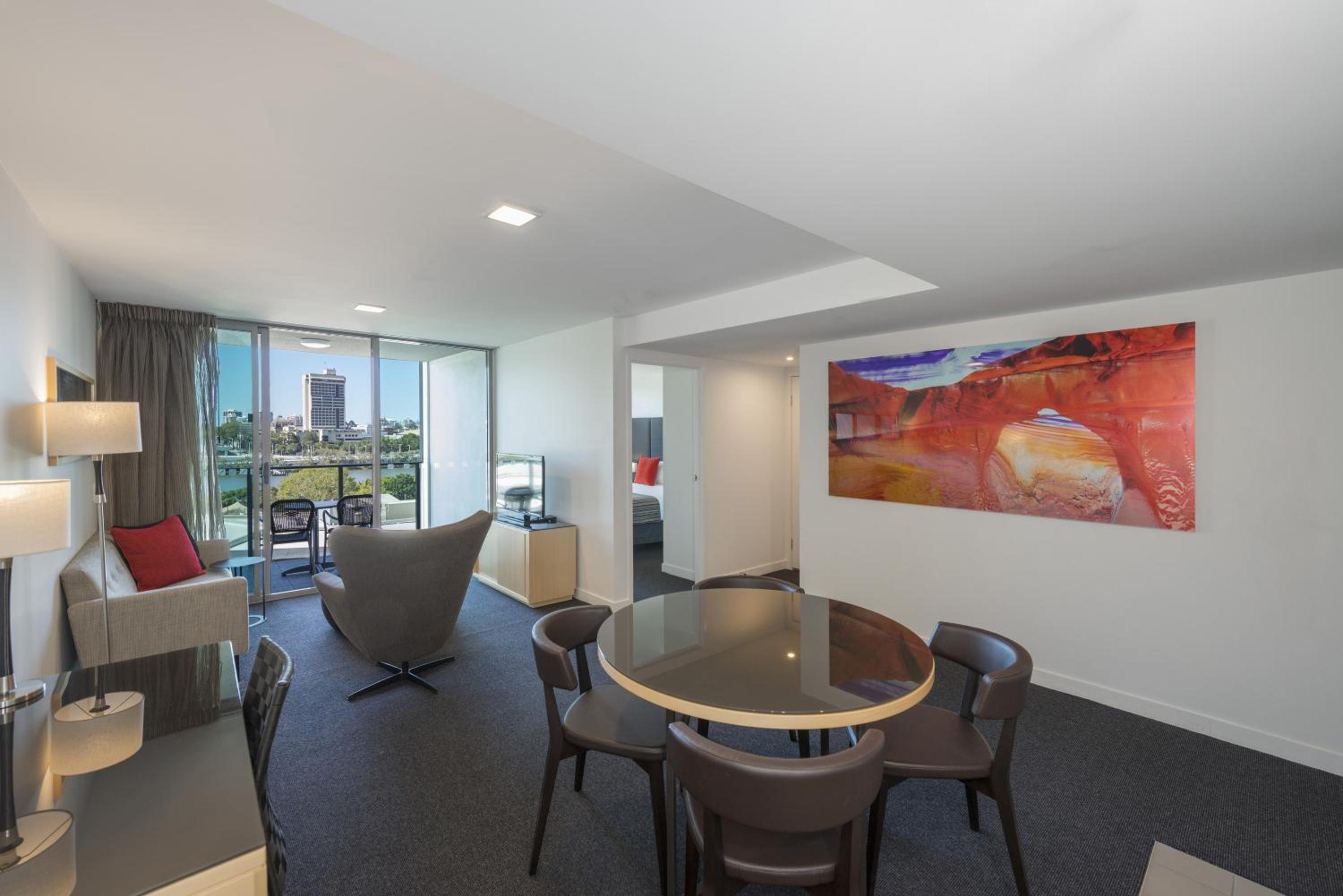 One-Bedroom Apartment With City View - Photo 12