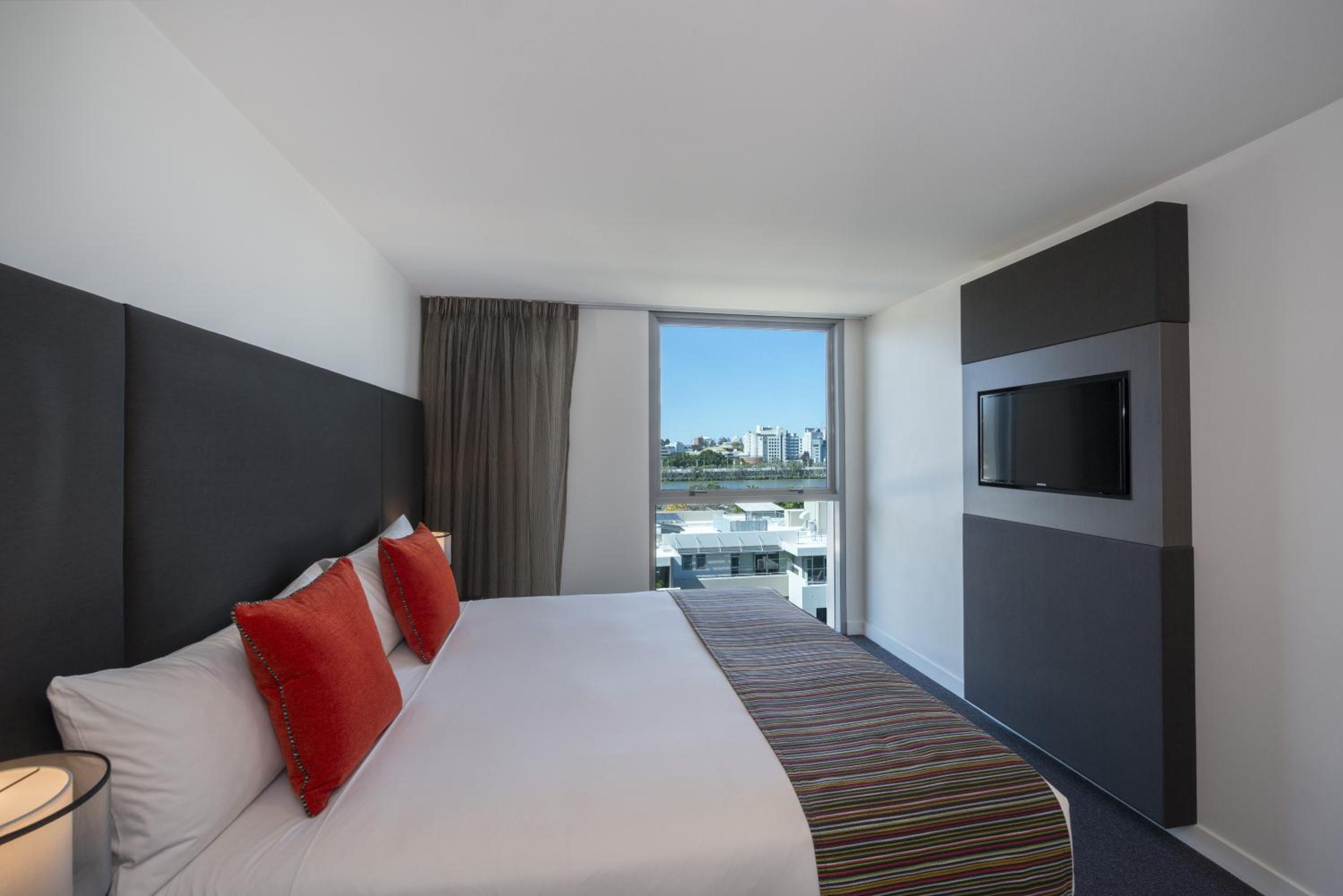 One-Bedroom Apartment With City View - Photo 6